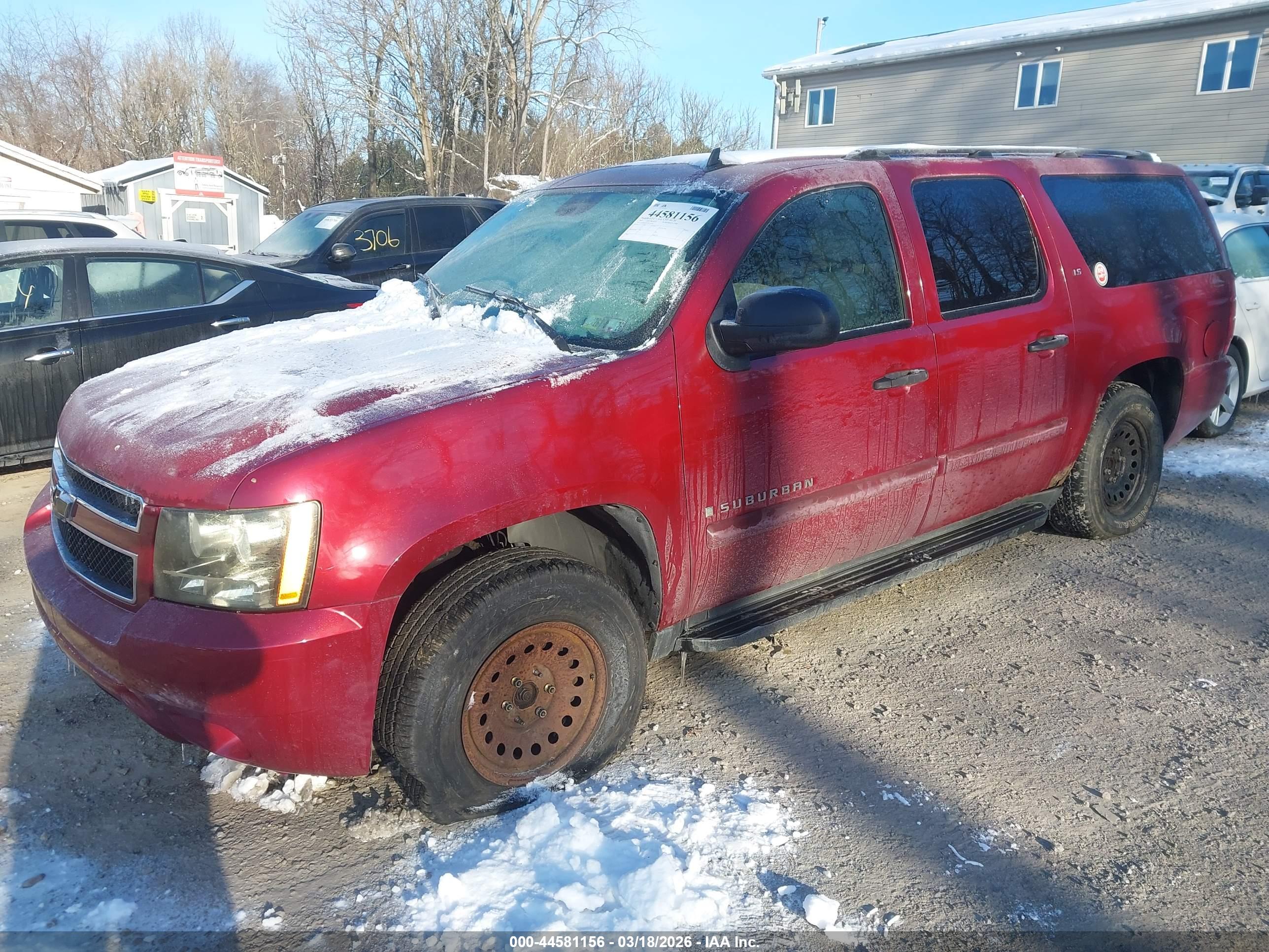 CHEVROLET SUBURBAN image 2