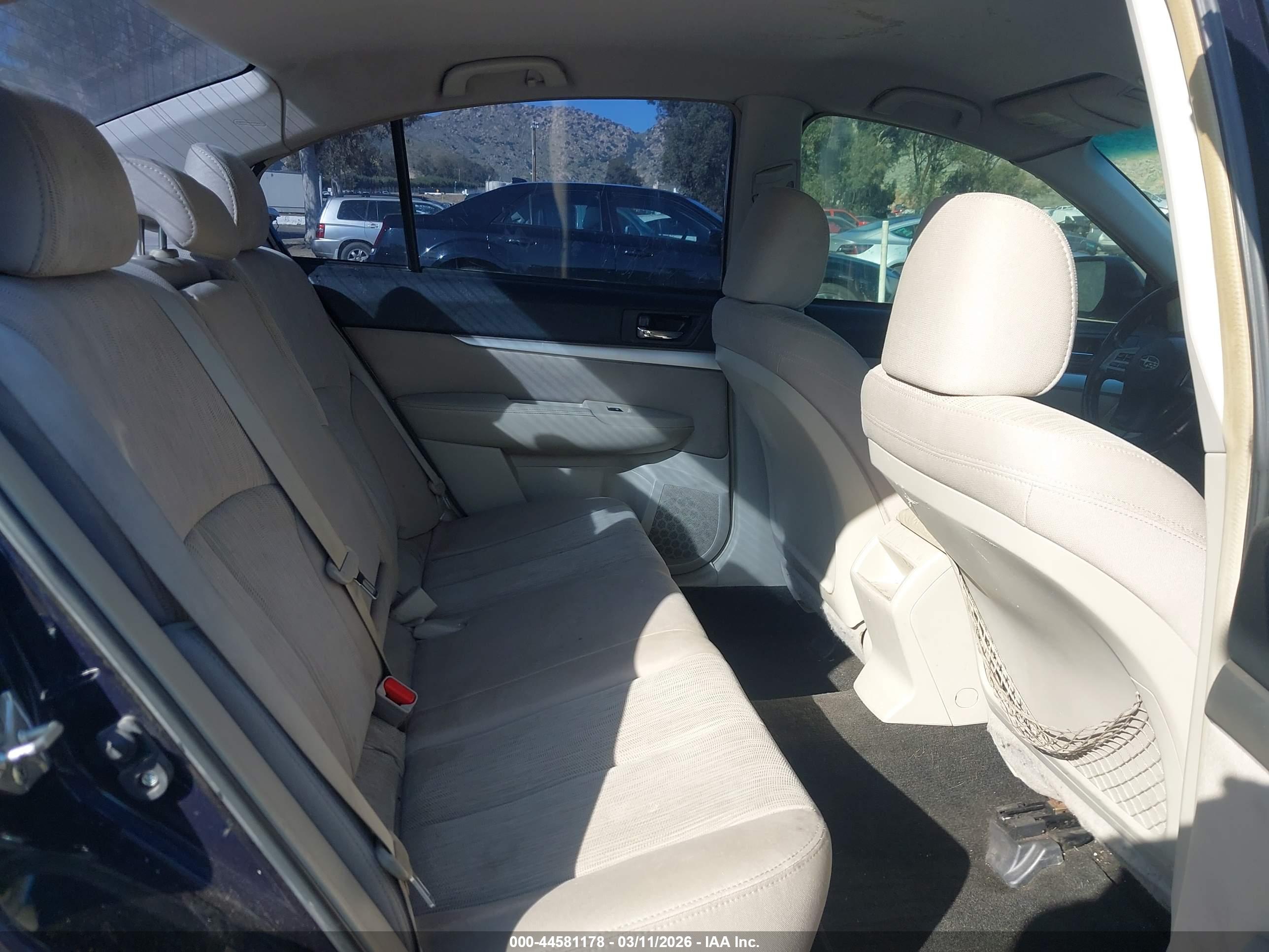 SUBARU LEGACY image 8