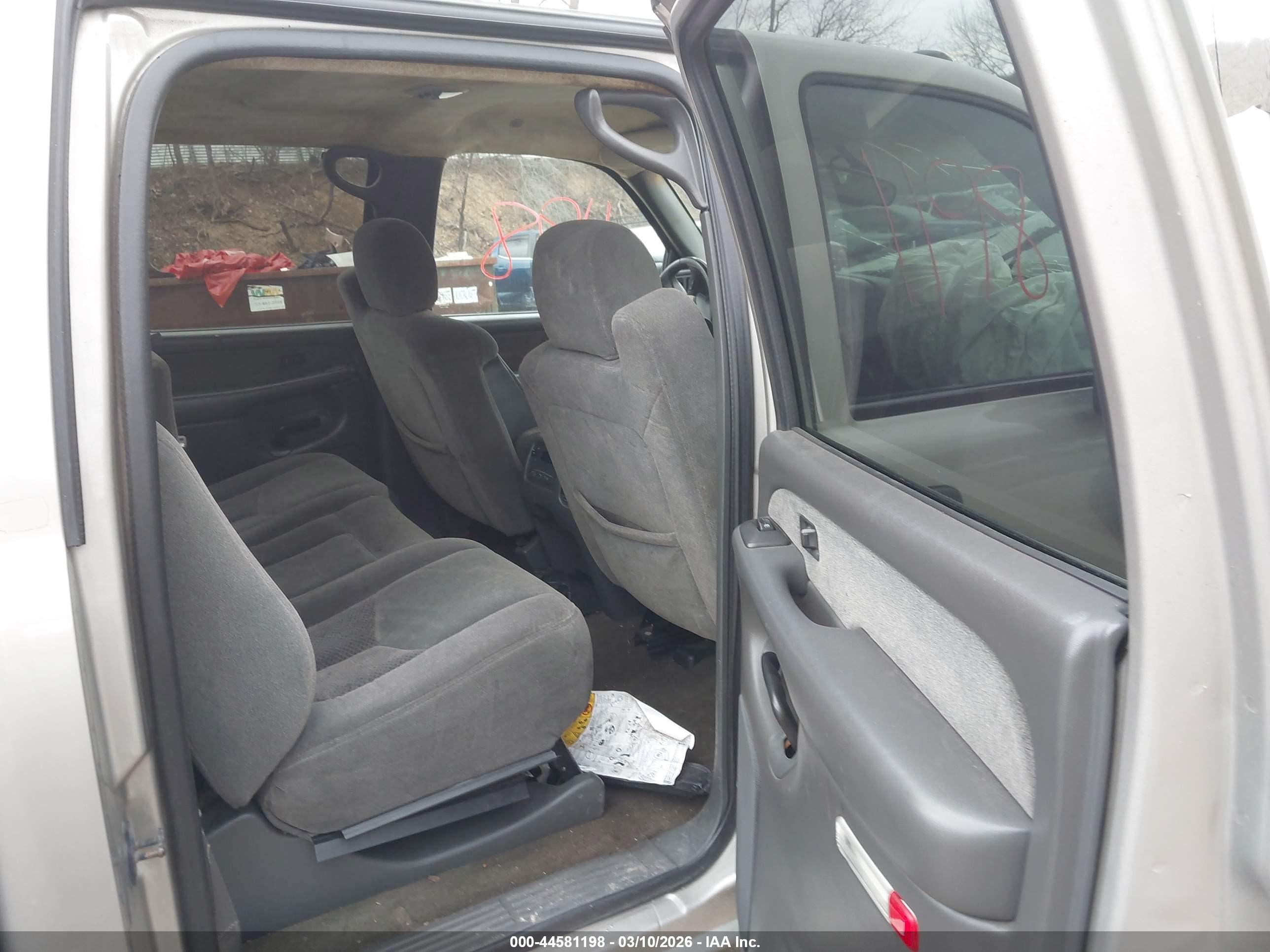 CHEVROLET SILVERADO image 8
