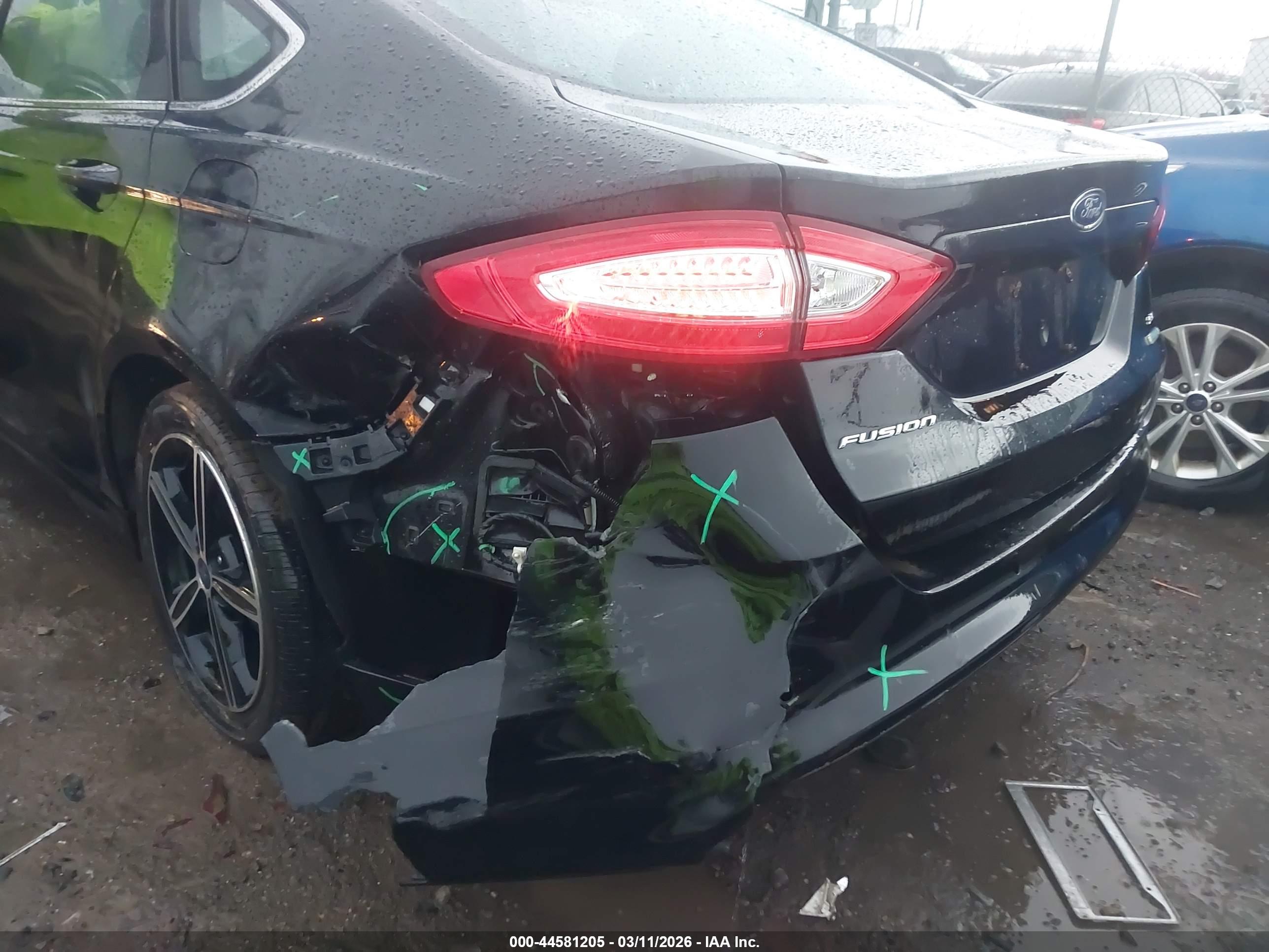 FORD FUSION image 6