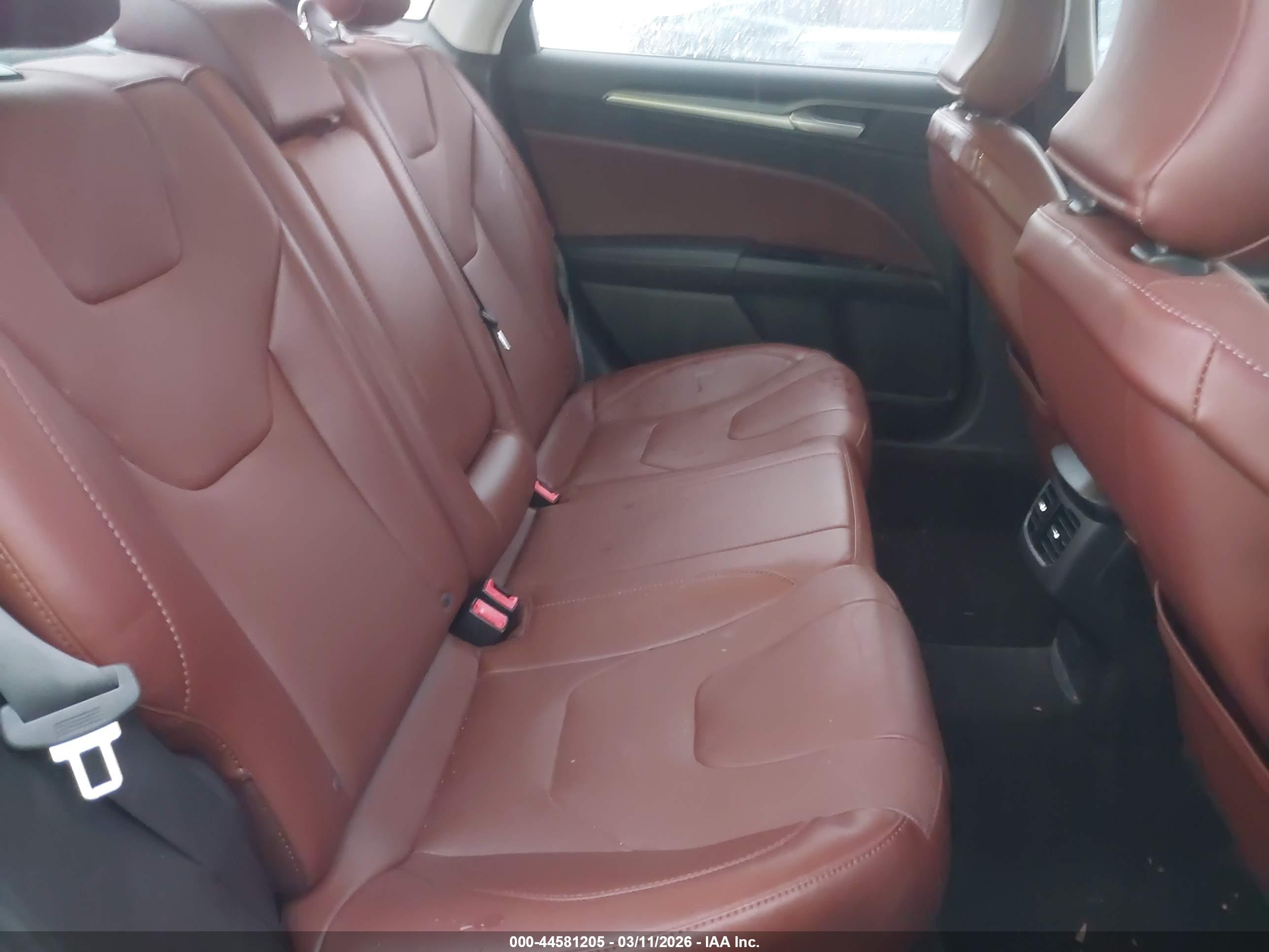 FORD FUSION image 8