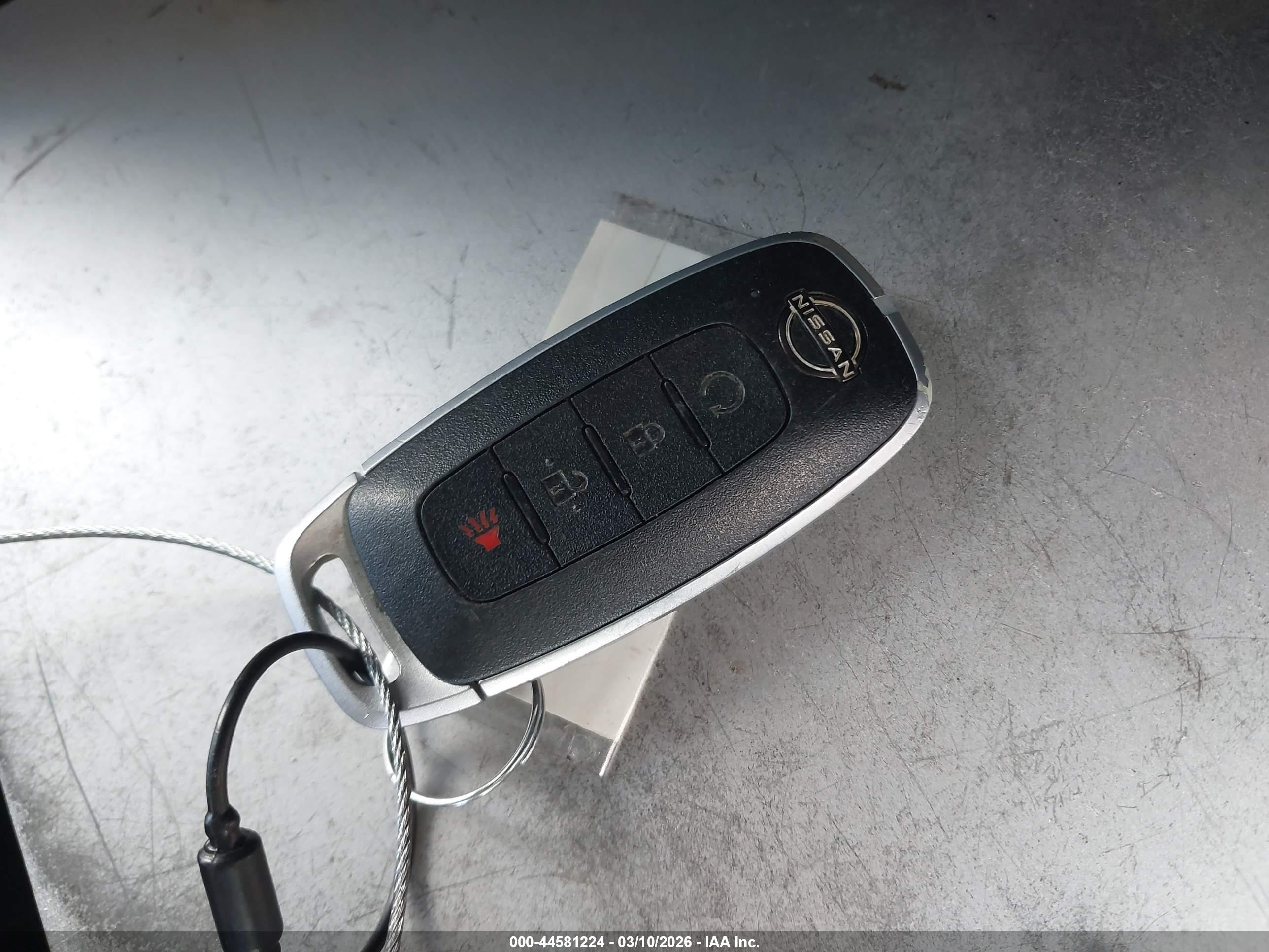 NISSAN ROGUE image 11