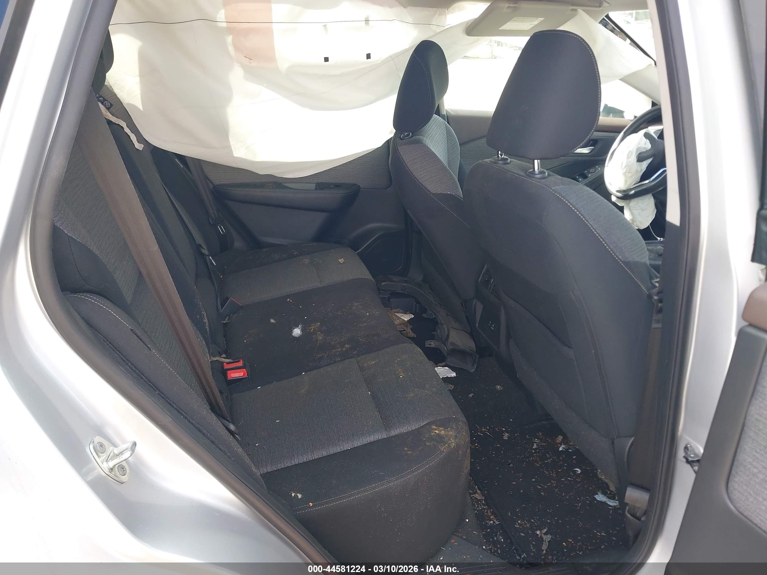 NISSAN ROGUE image 8