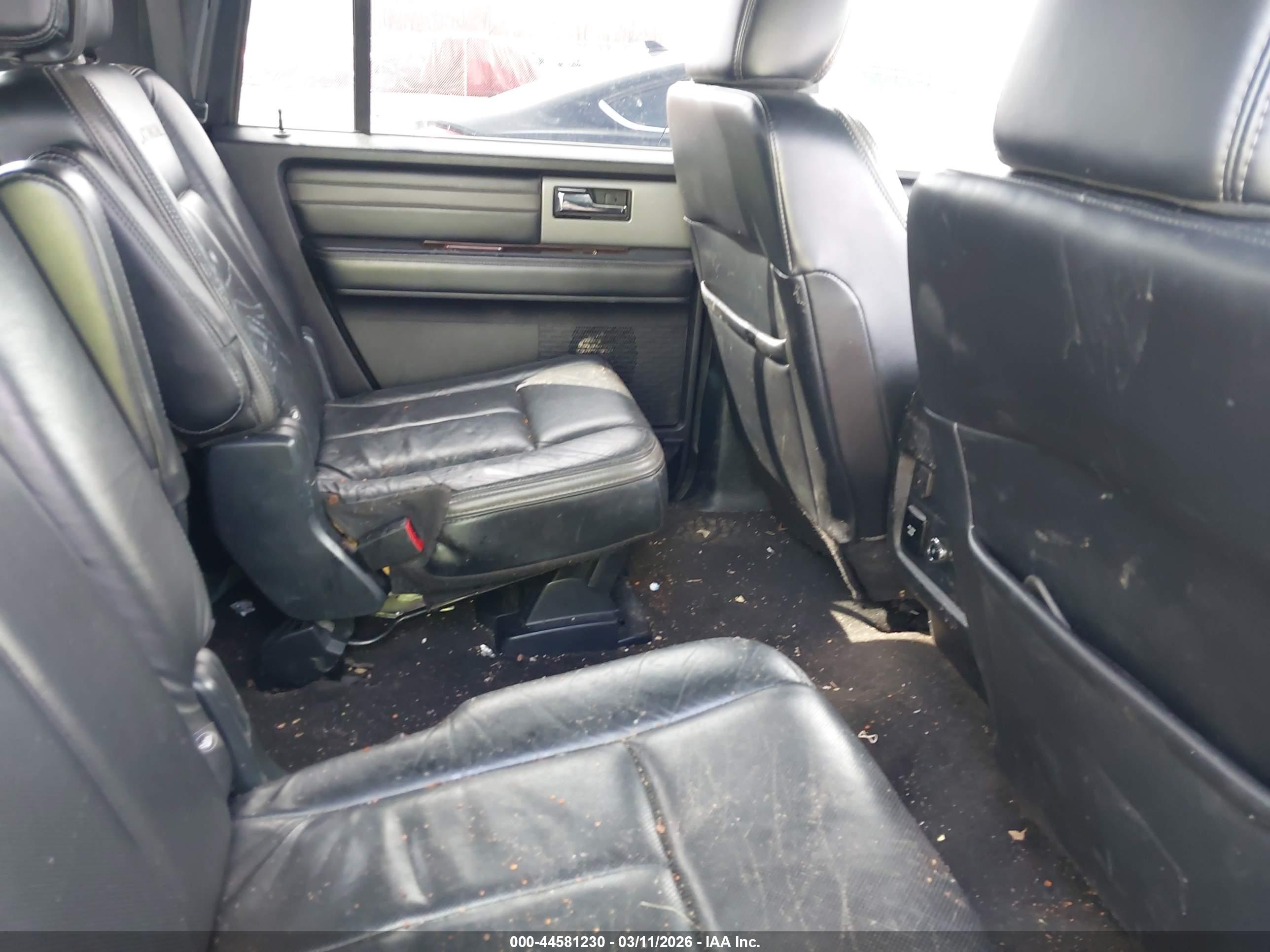 FORD EXPEDITION image 8