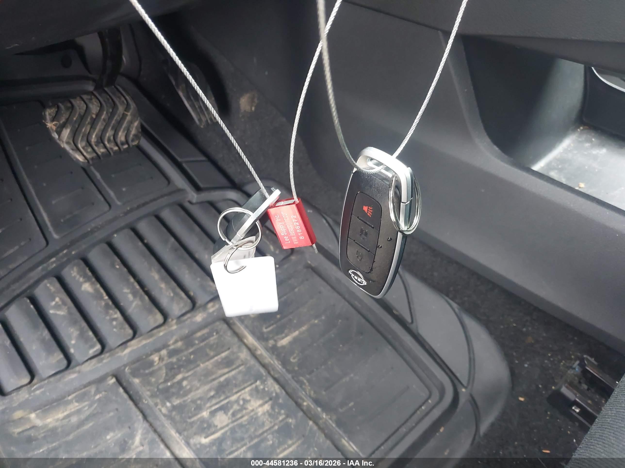 NISSAN ROGUE image 11
