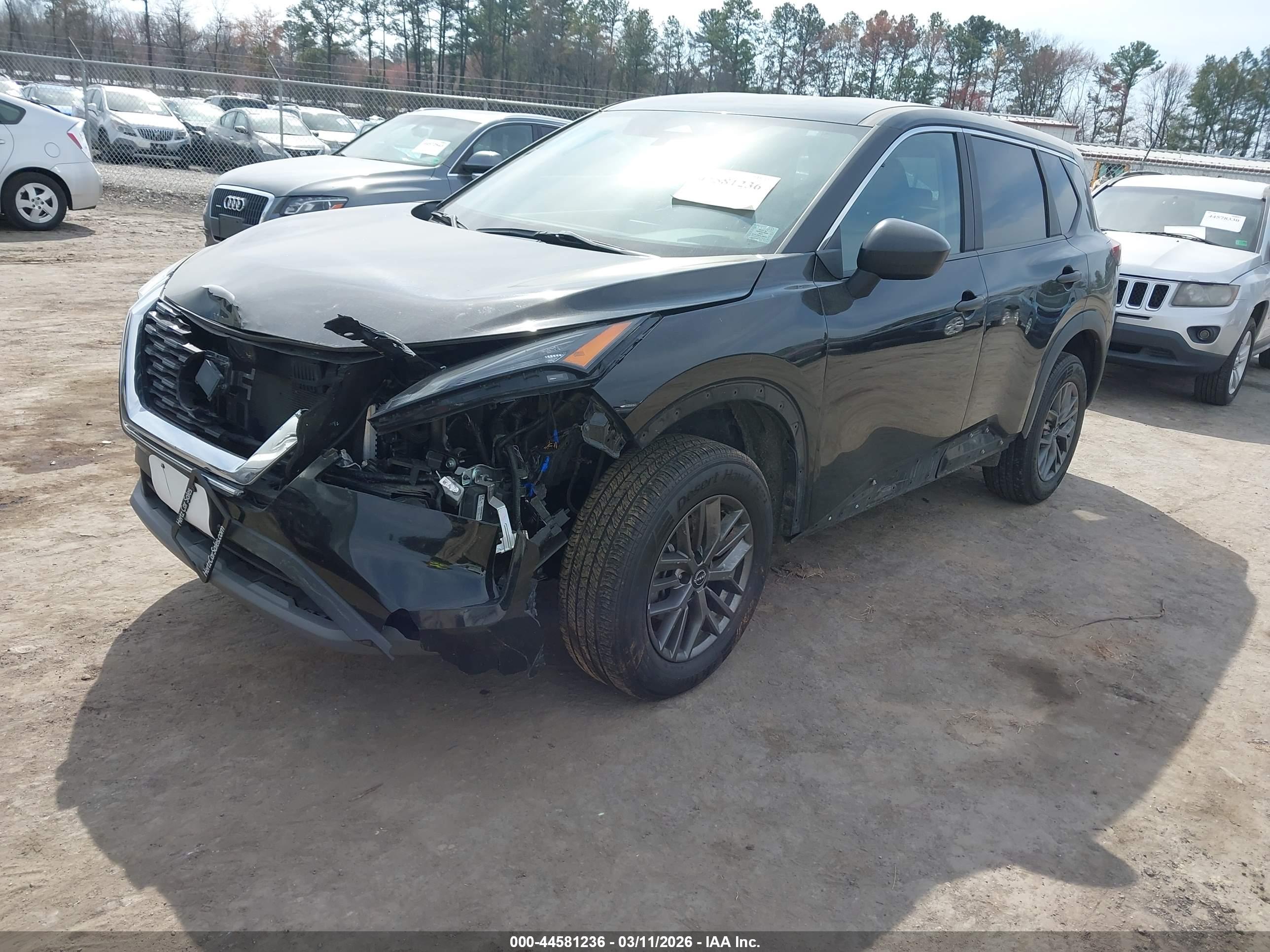 NISSAN ROGUE image 2