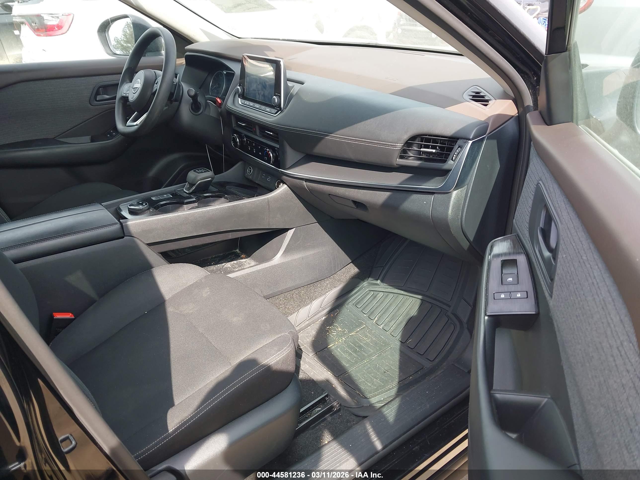 NISSAN ROGUE image 5