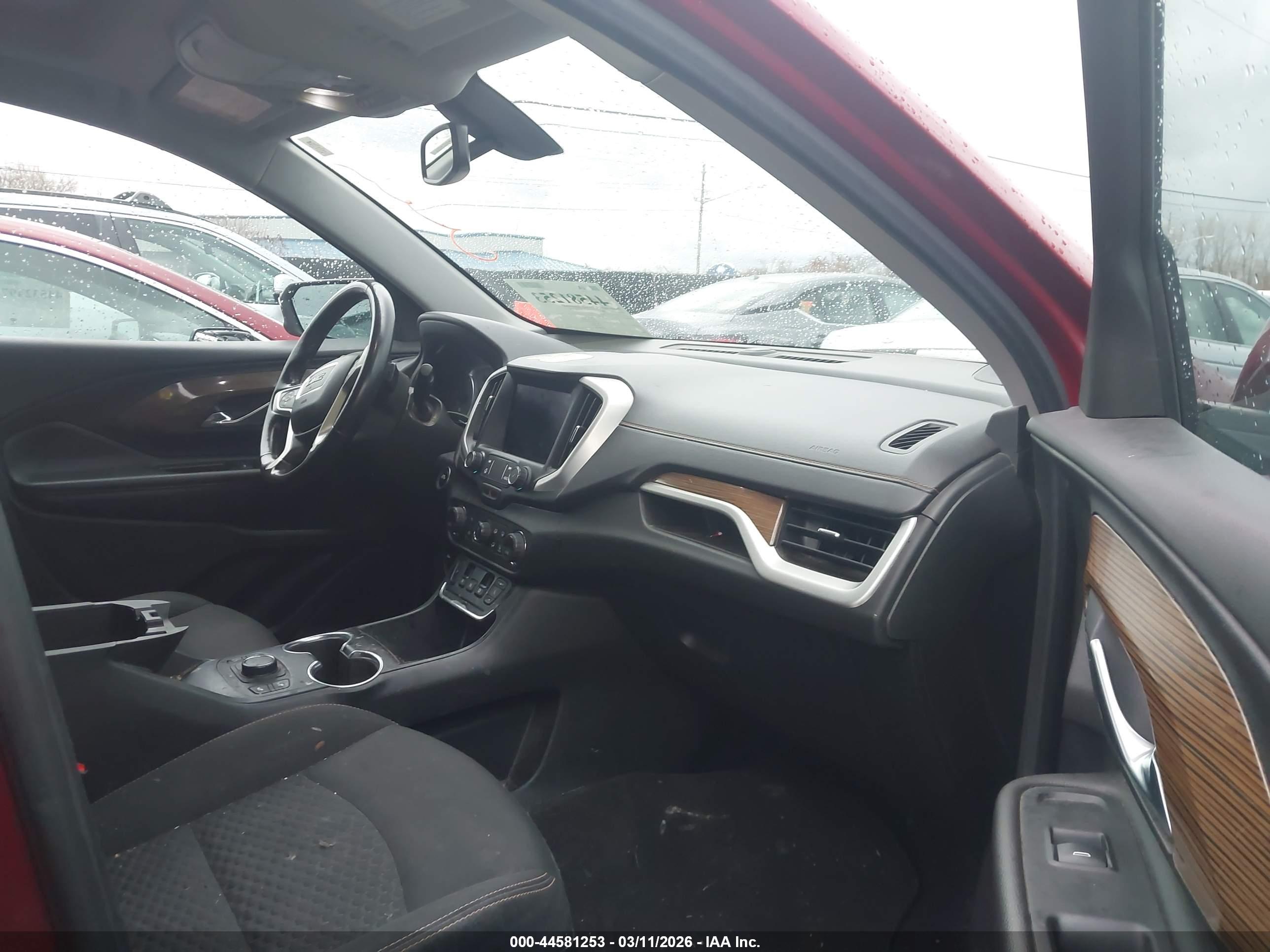 GMC TERRAIN image 5