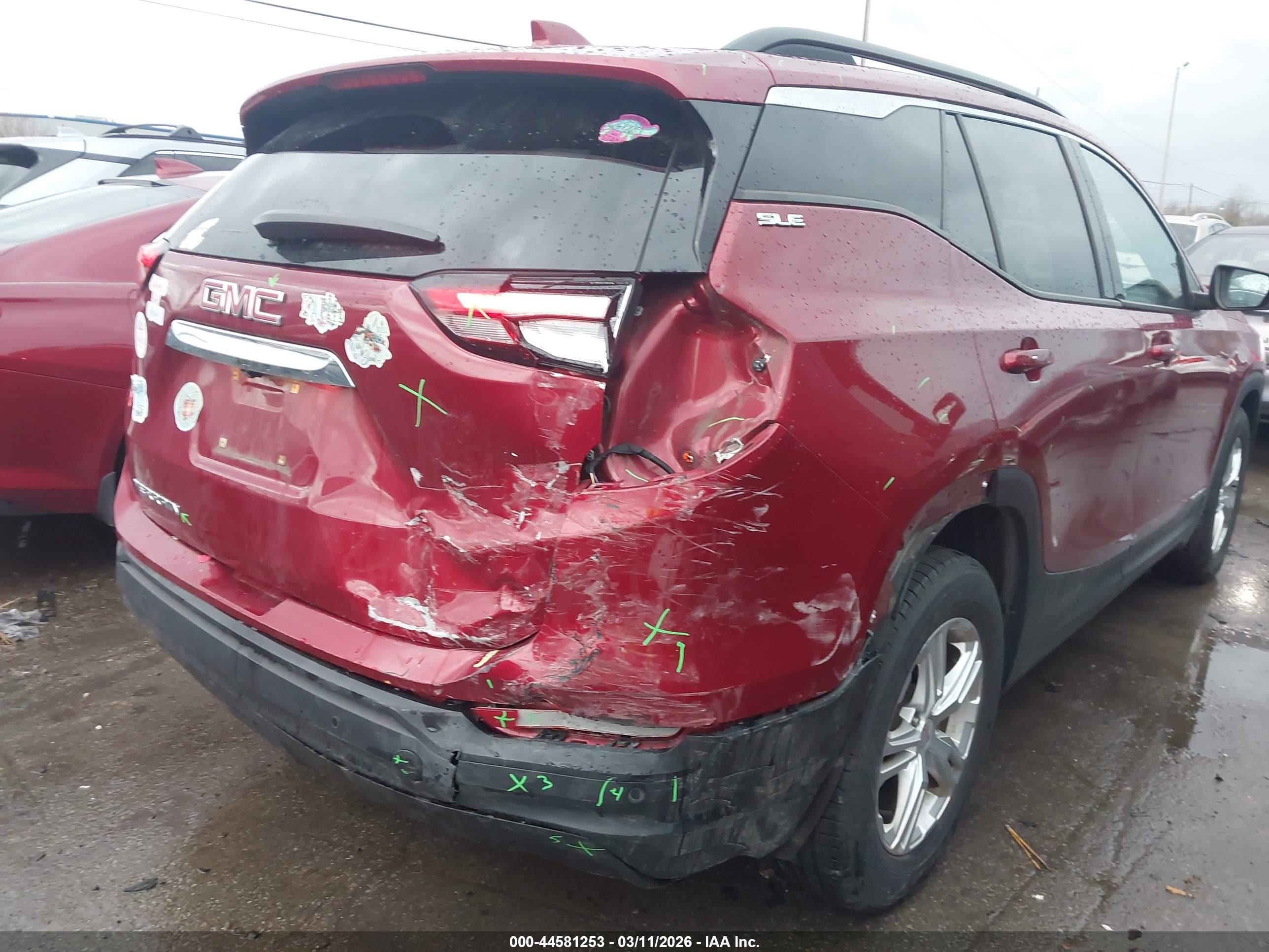 GMC TERRAIN image 6