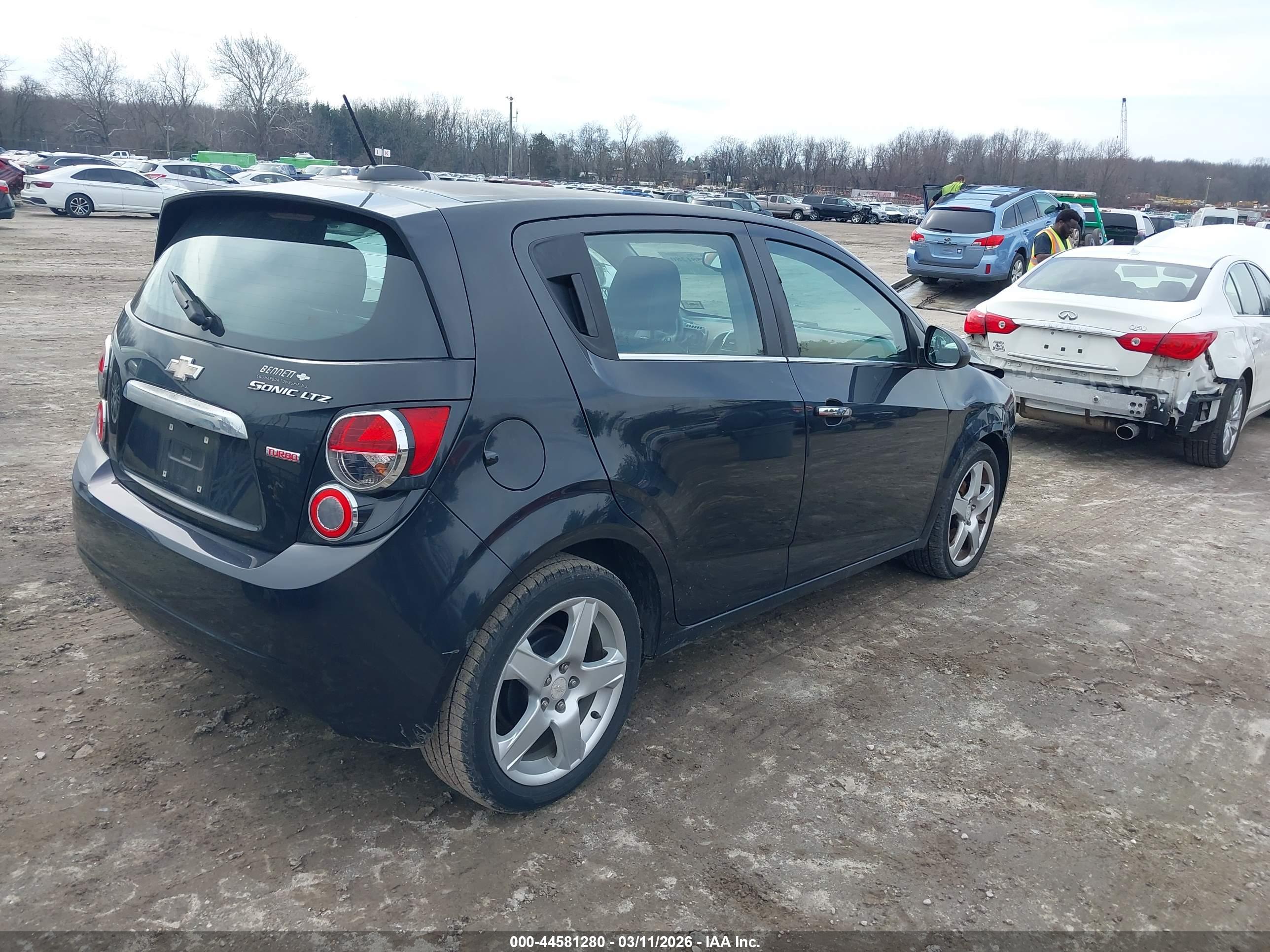CHEVROLET SONIC image 4