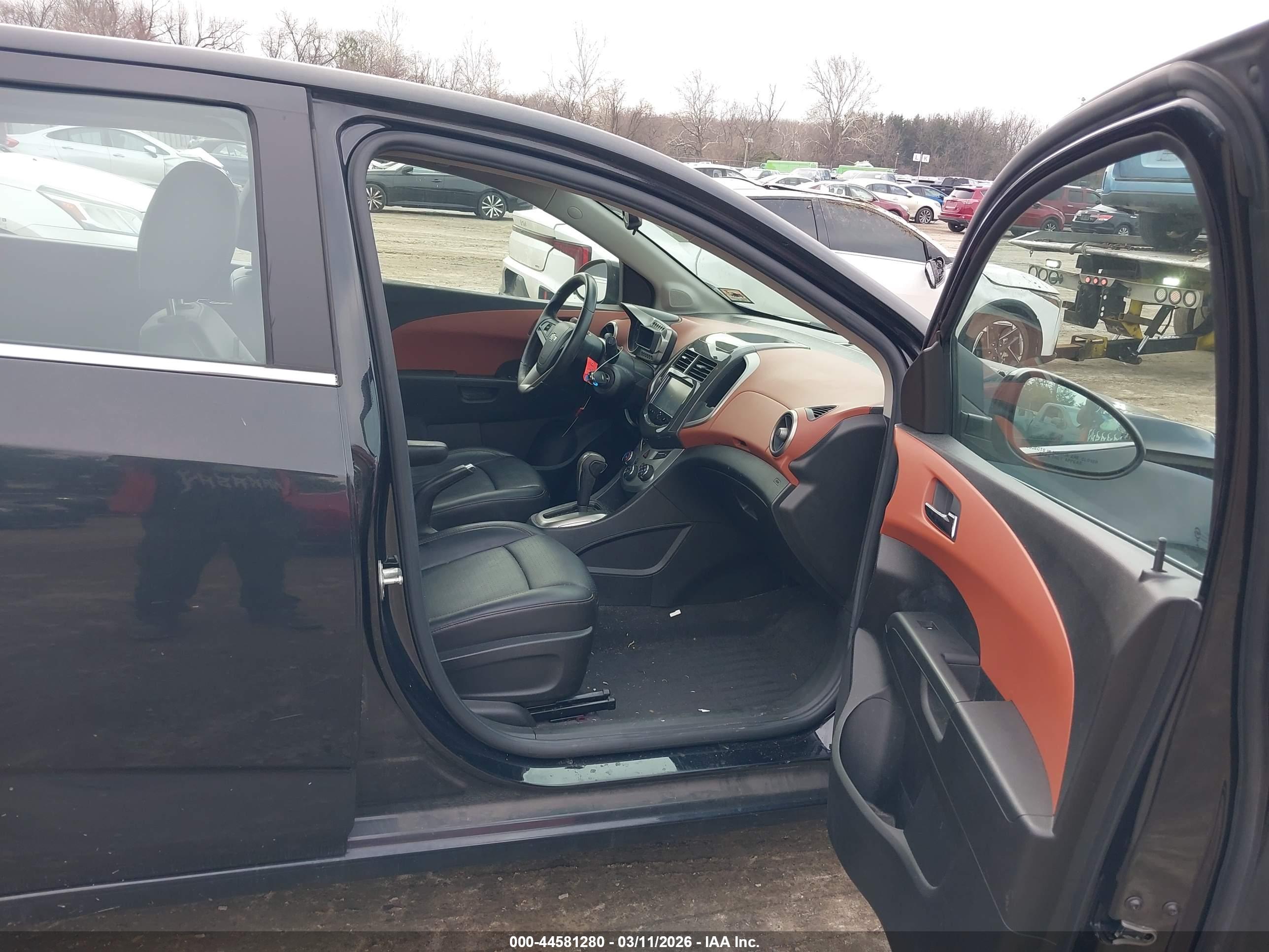 CHEVROLET SONIC image 5