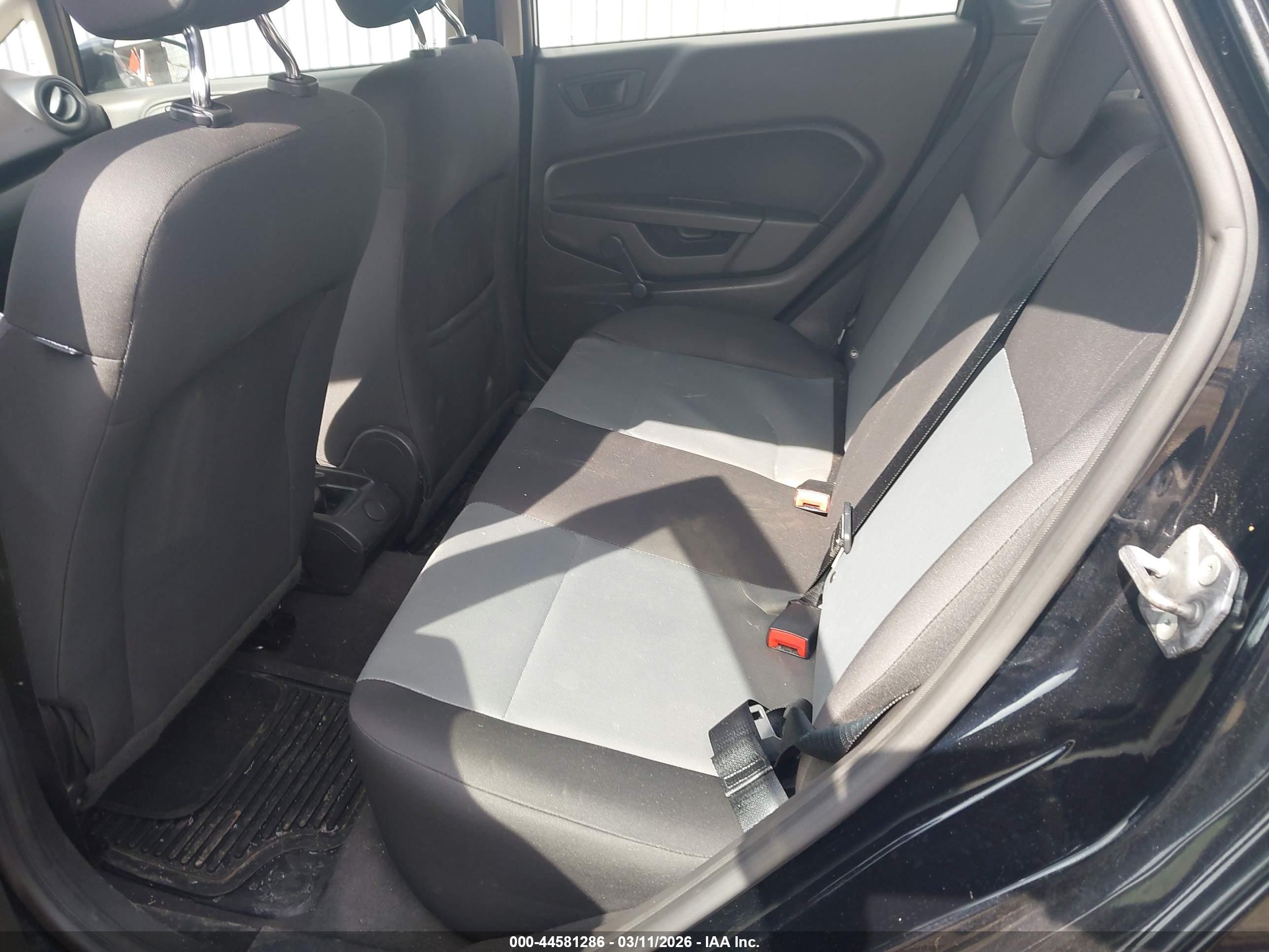 FORD FIESTA image 8