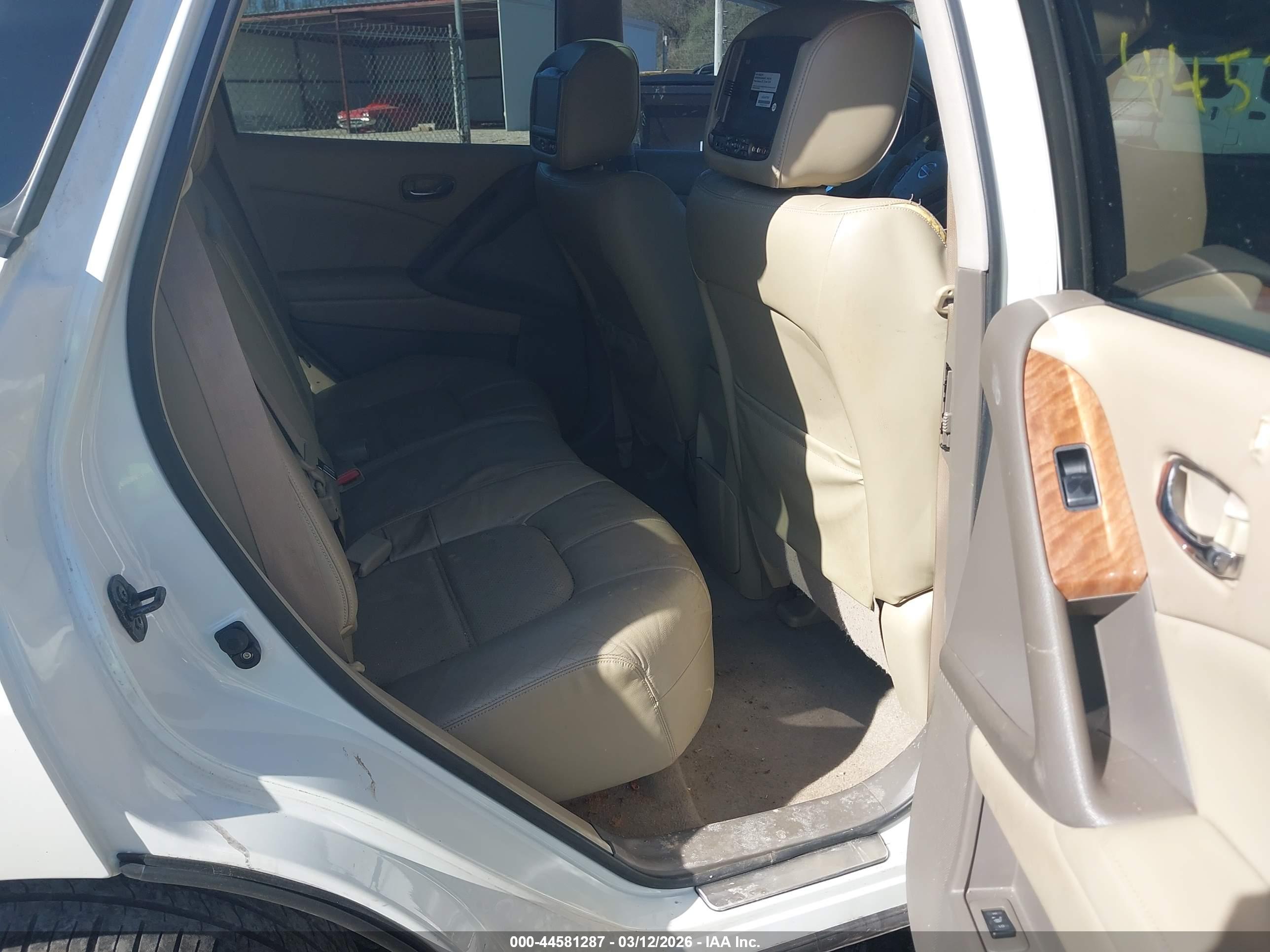 NISSAN MURANO image 8