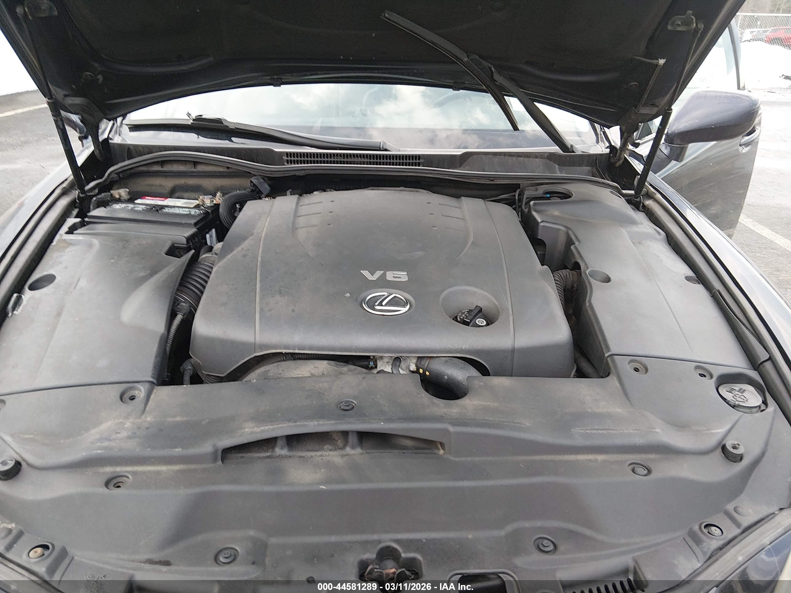 LEXUS IS image 10