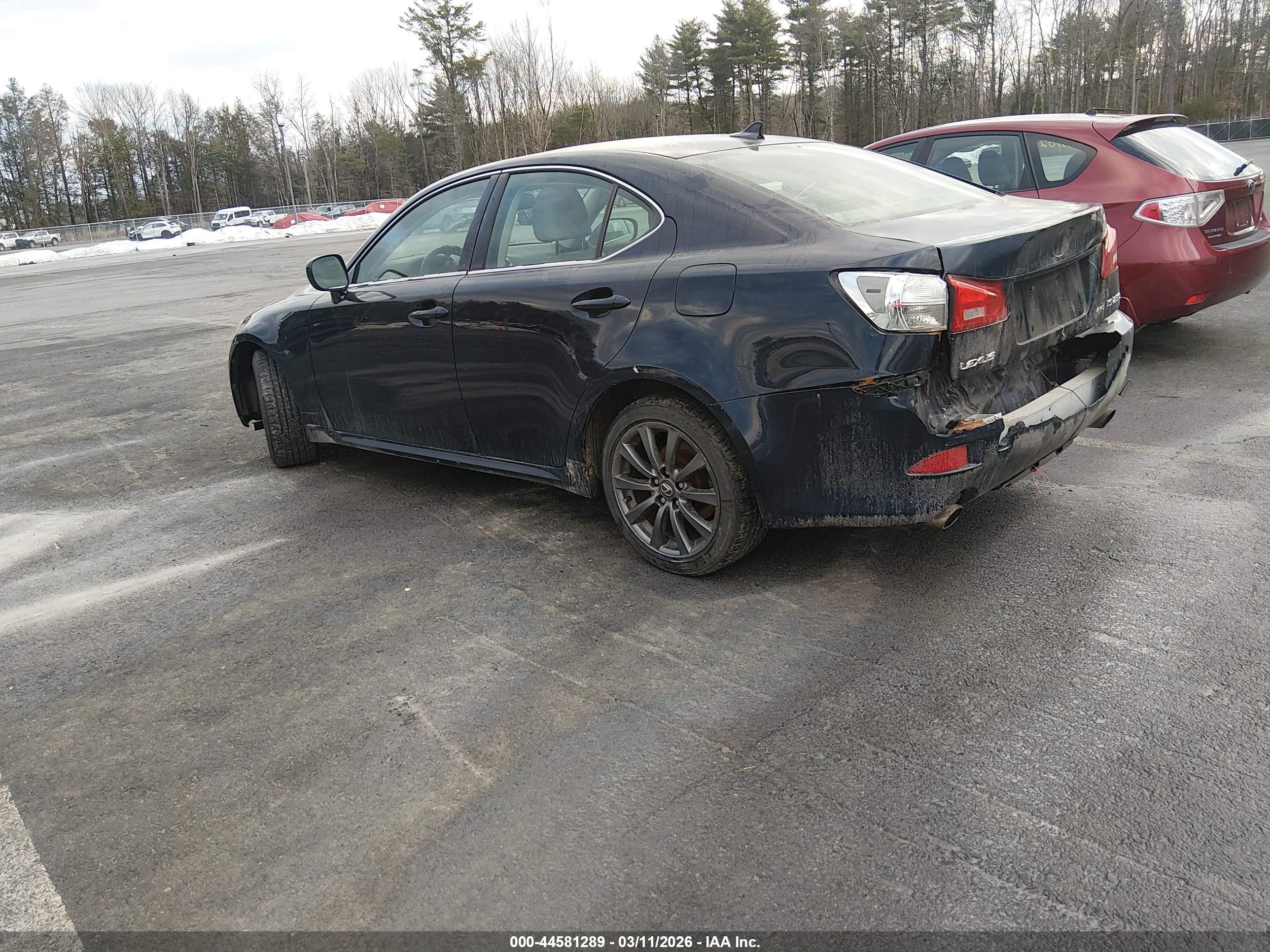 LEXUS IS image 3