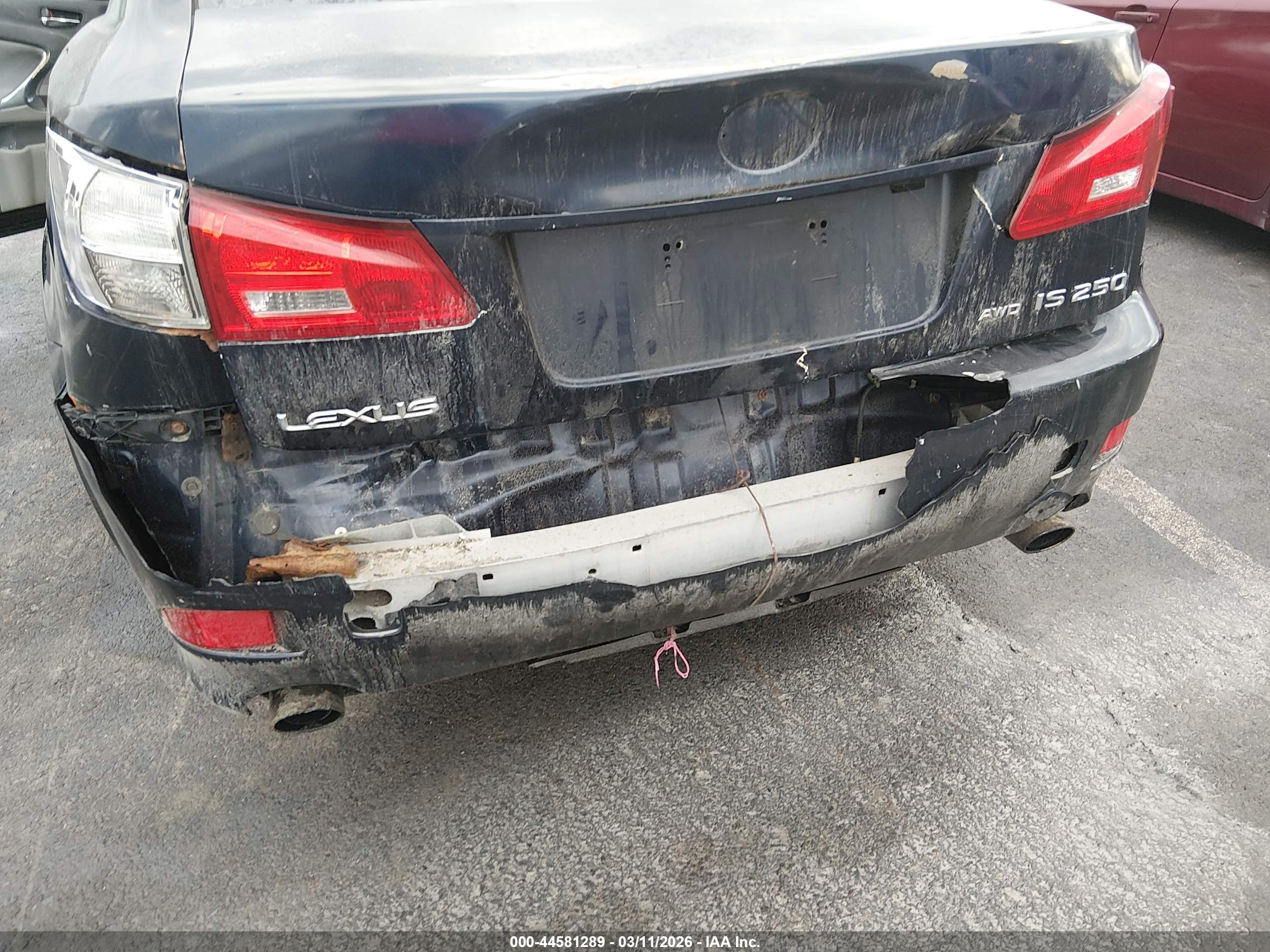 LEXUS IS image 6