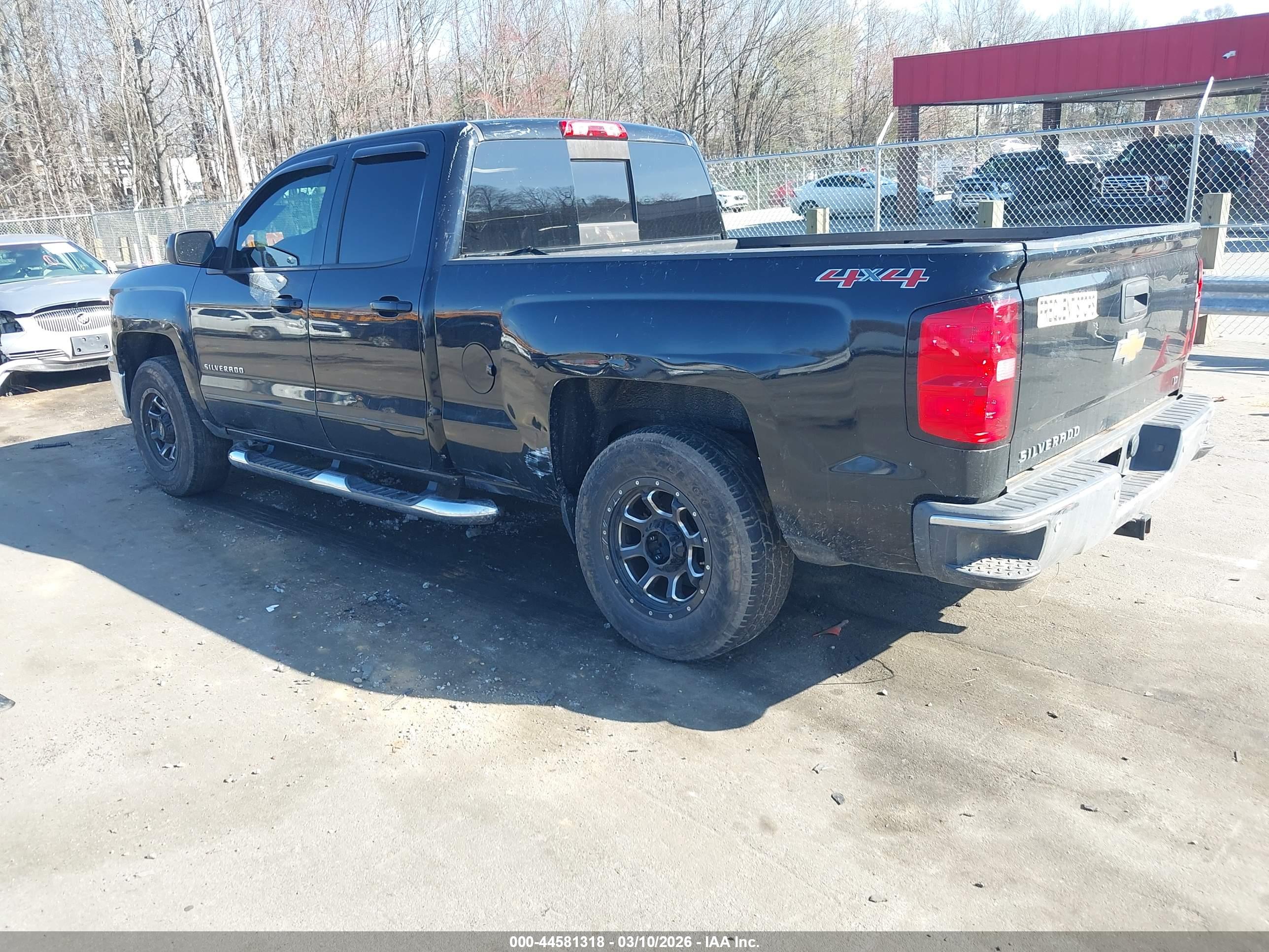CHEVROLET SILVERADO image 3