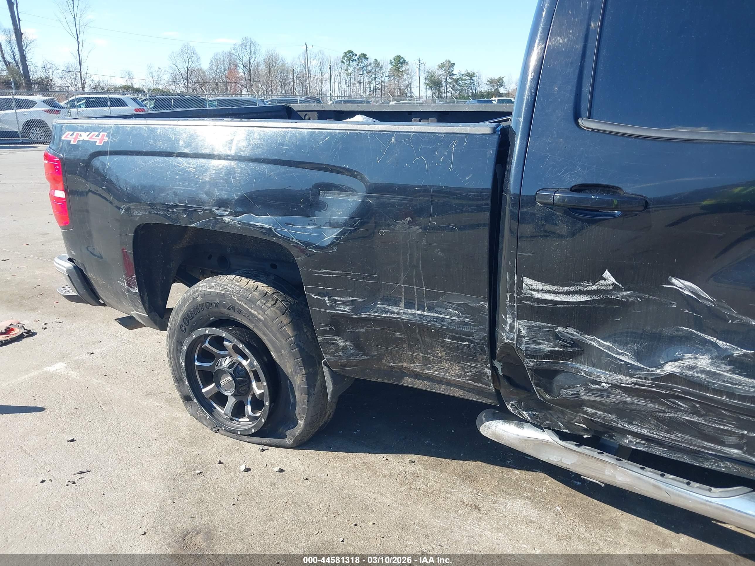 CHEVROLET SILVERADO image 6