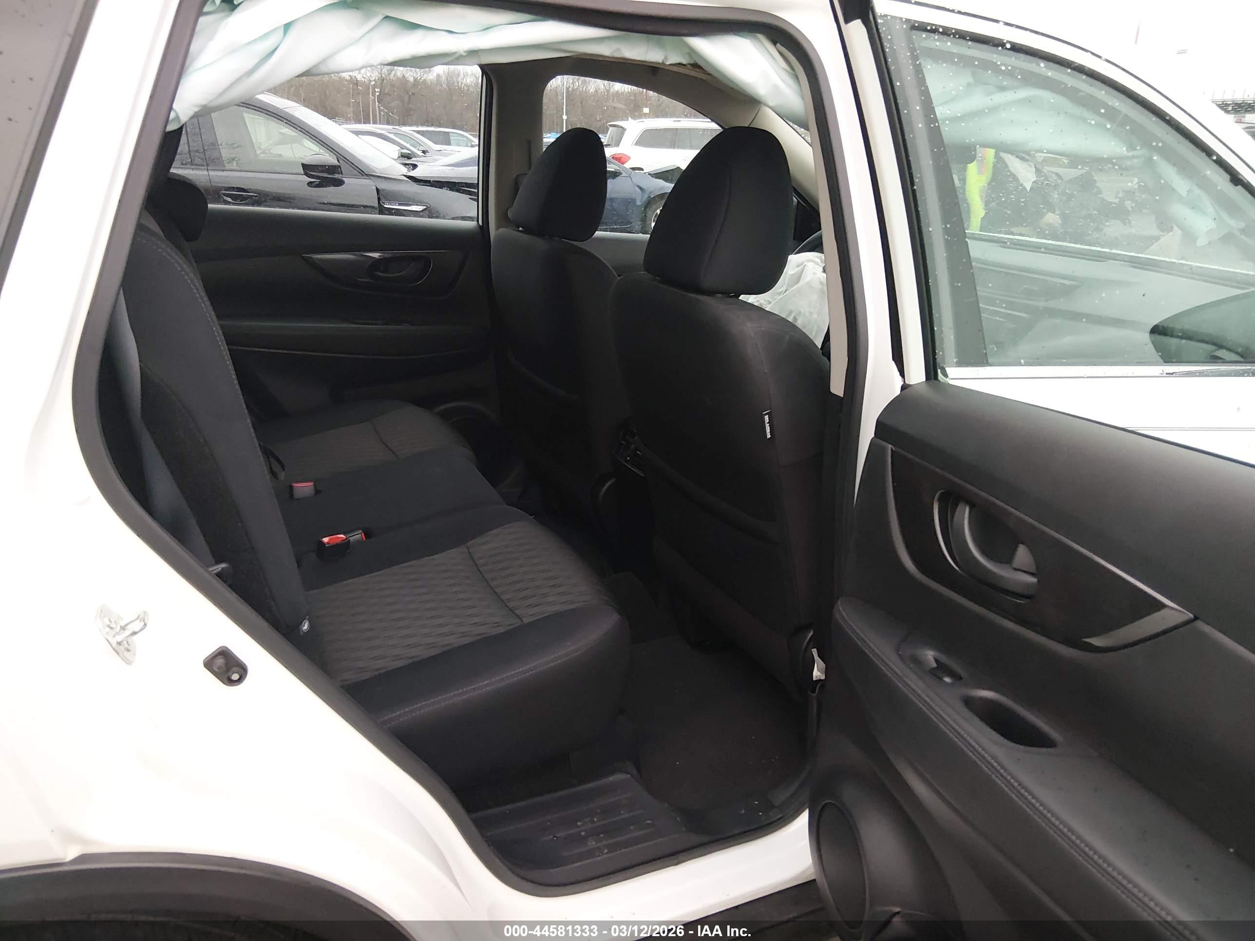 NISSAN ROGUE image 8