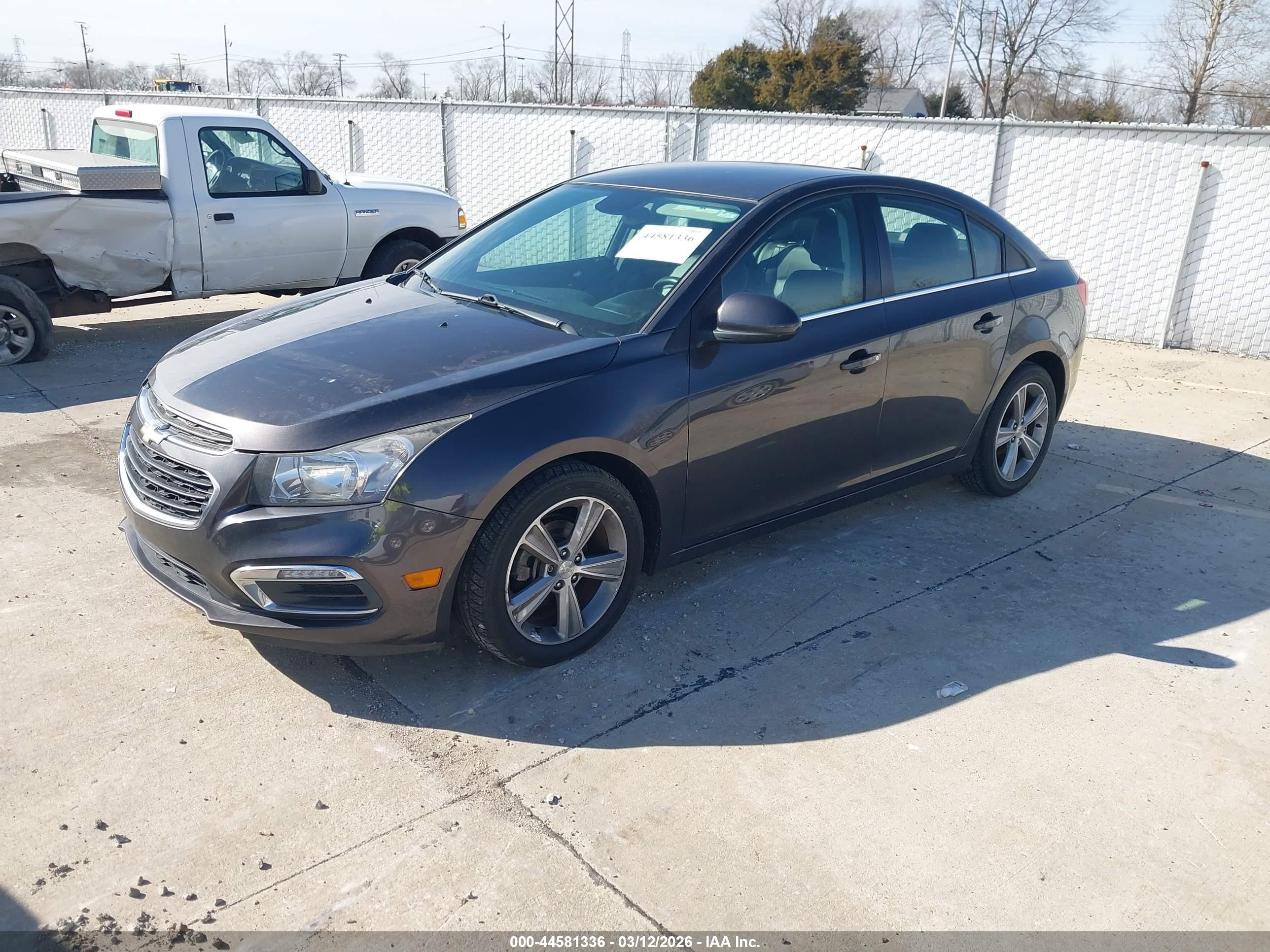 CHEVROLET CRUZE image 2