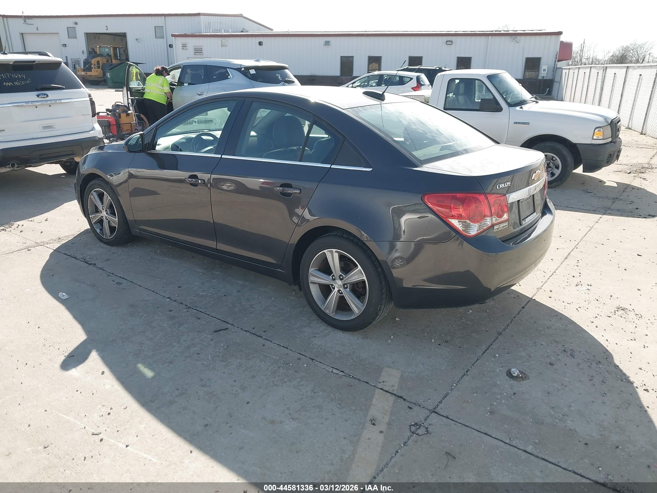 CHEVROLET CRUZE image 3
