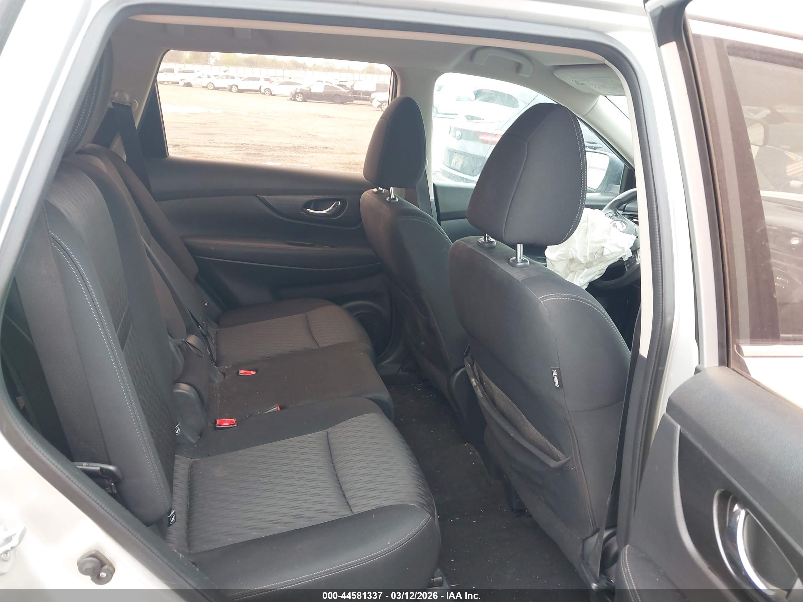 NISSAN ROGUE image 8