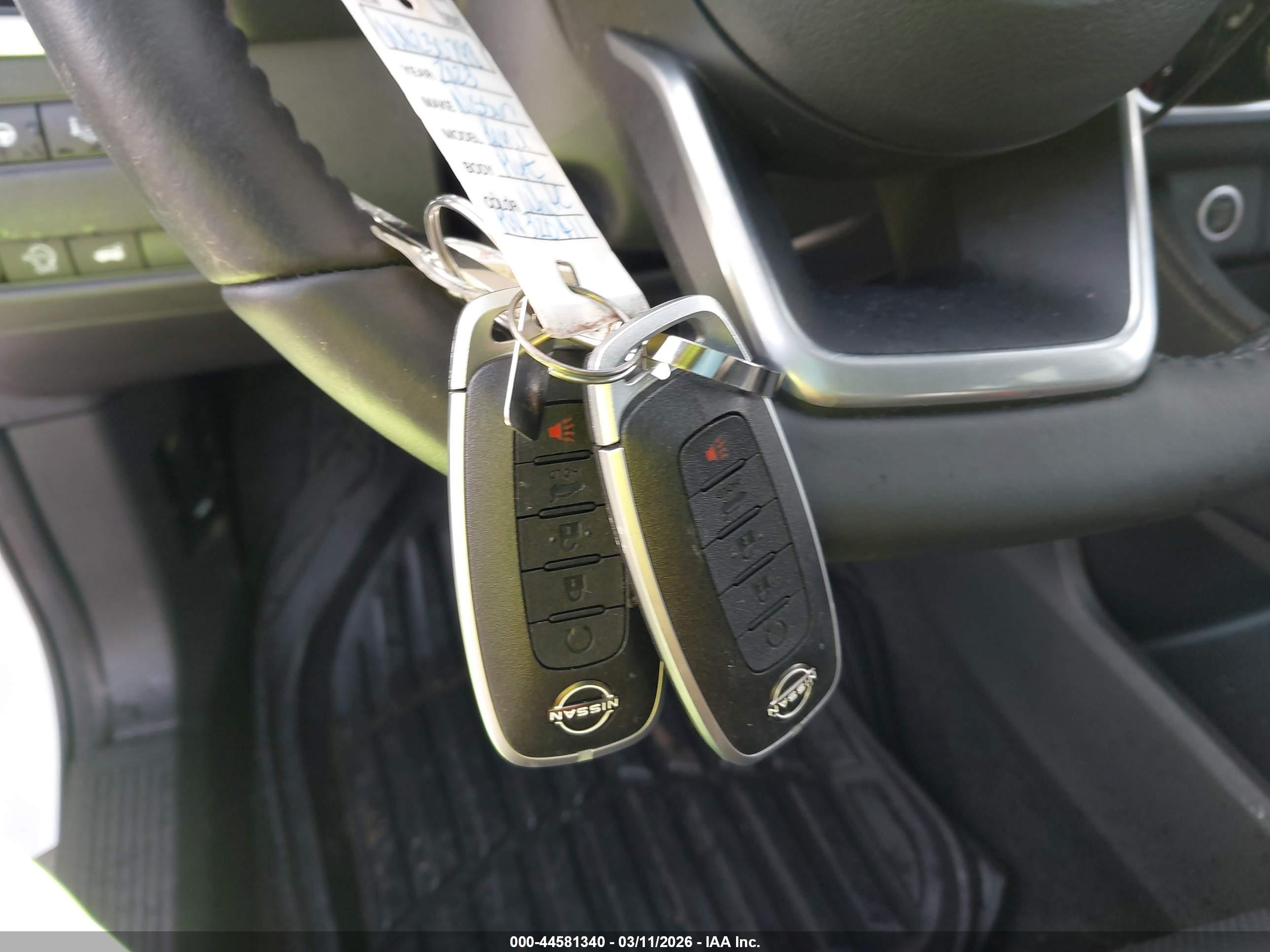 NISSAN ROGUE image 11