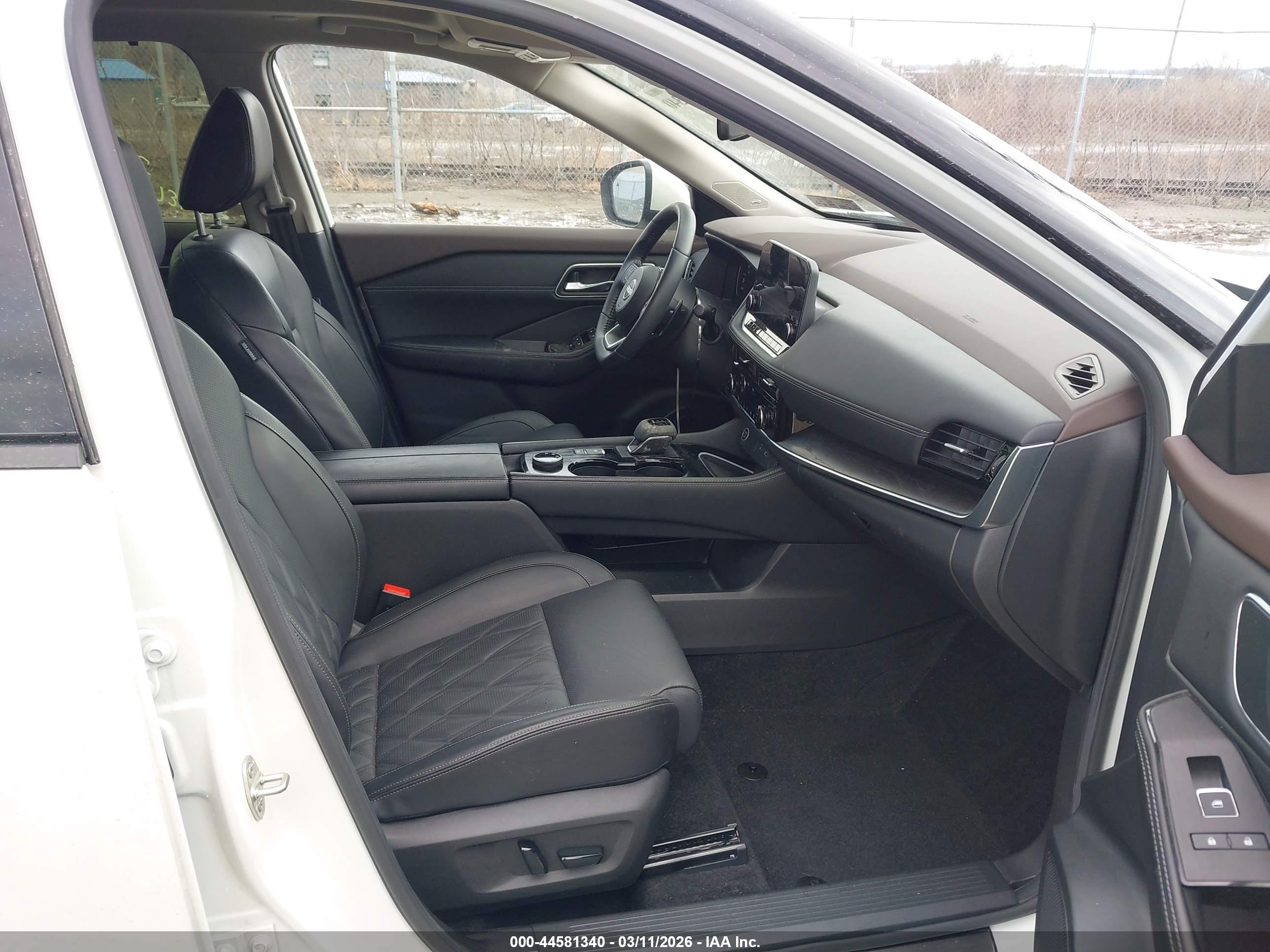 NISSAN ROGUE image 5