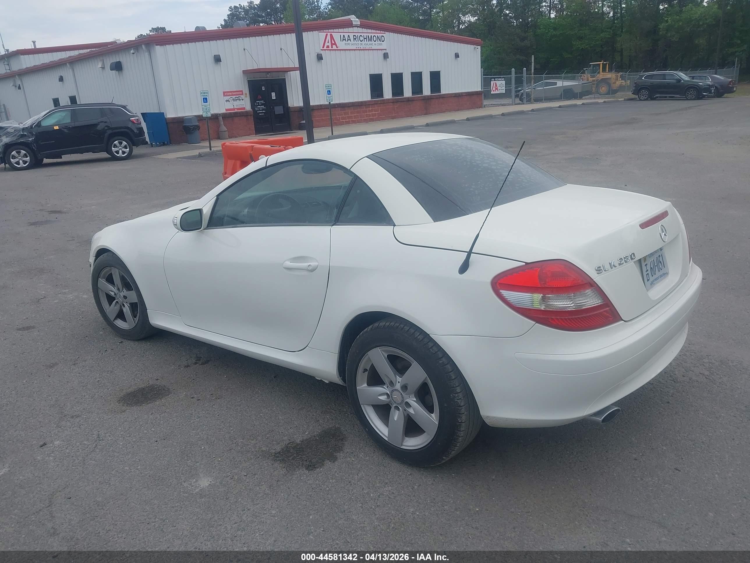 MERCEDES-BENZ SLK image 3