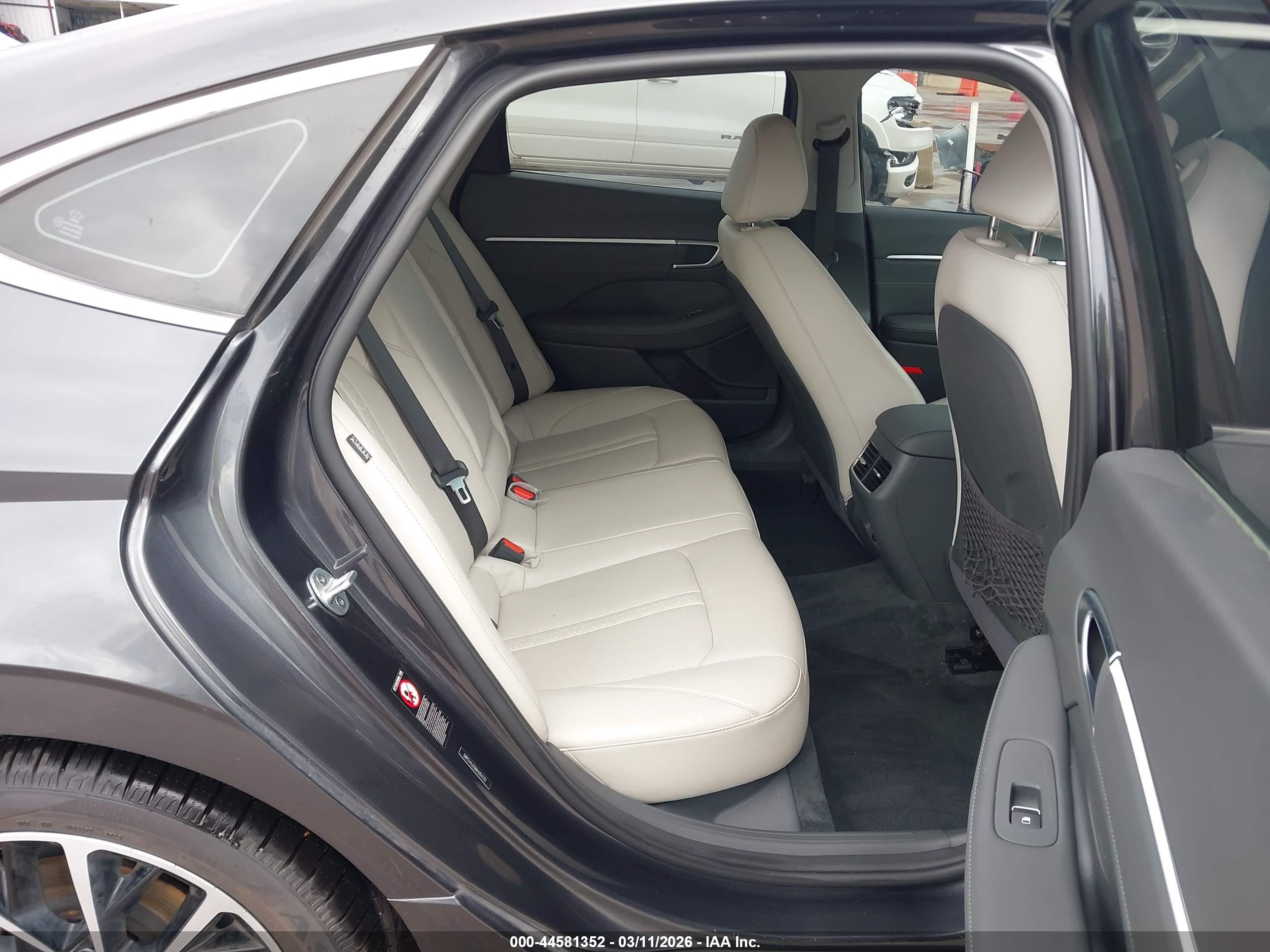 HYUNDAI SONATA image 8