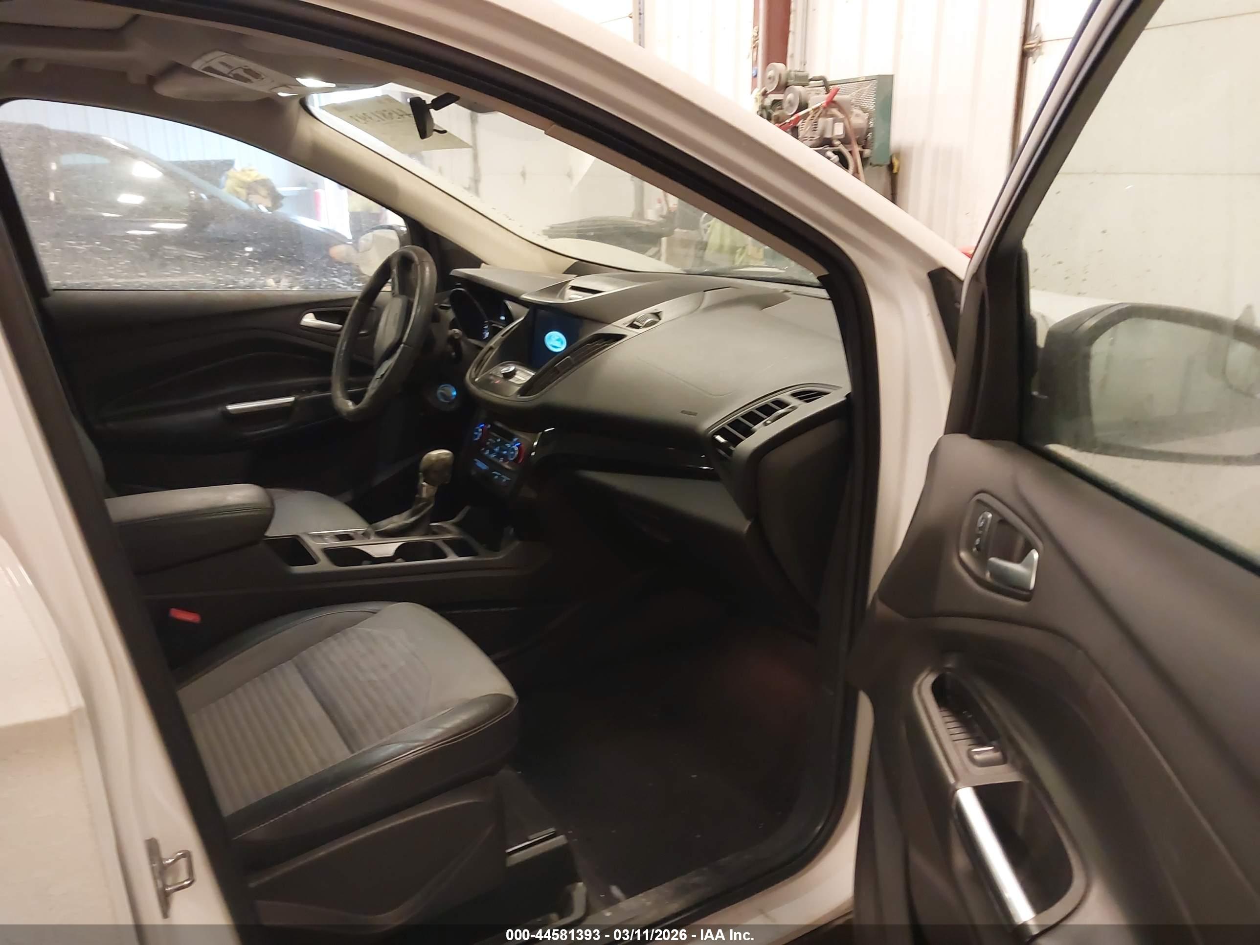 FORD ESCAPE image 5