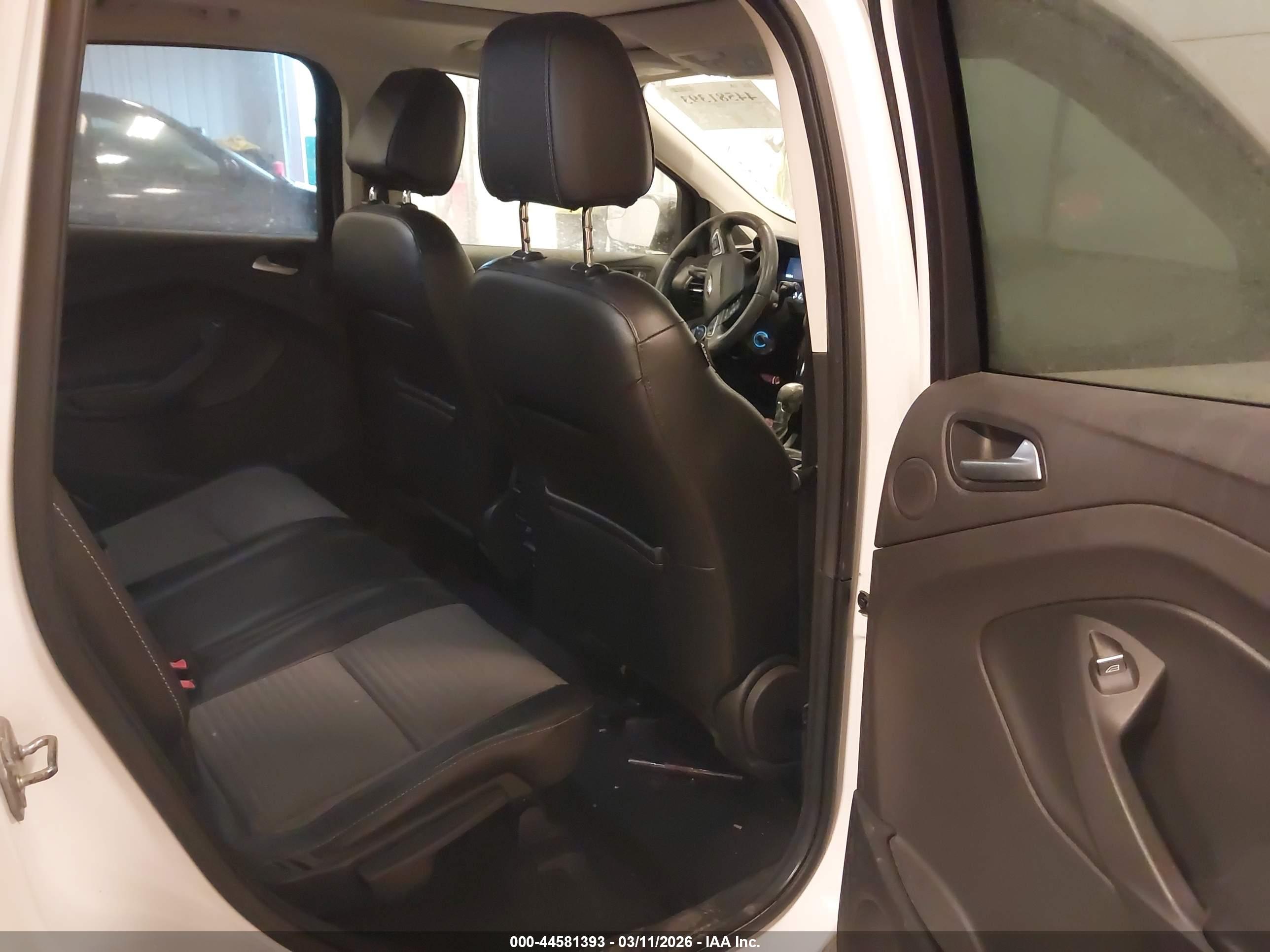 FORD ESCAPE image 8