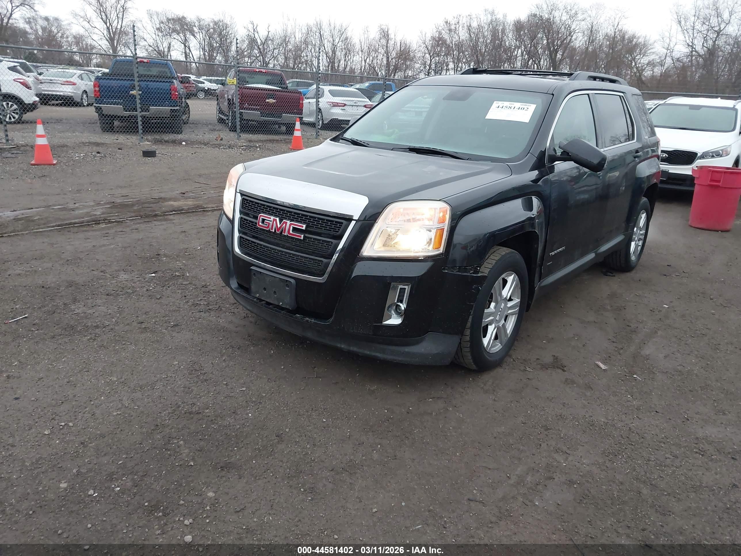 GMC TERRAIN image 2