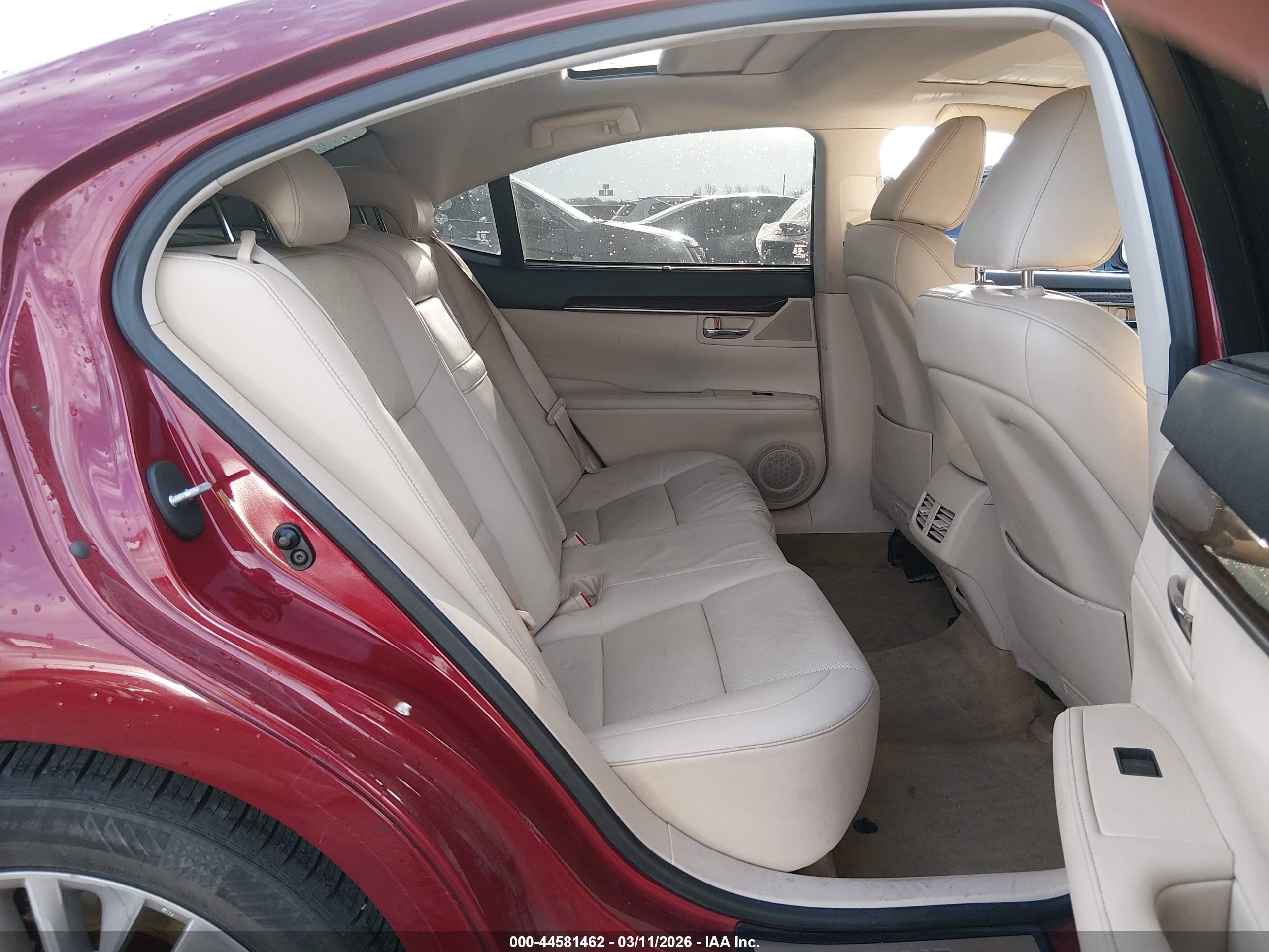 LEXUS ES image 8