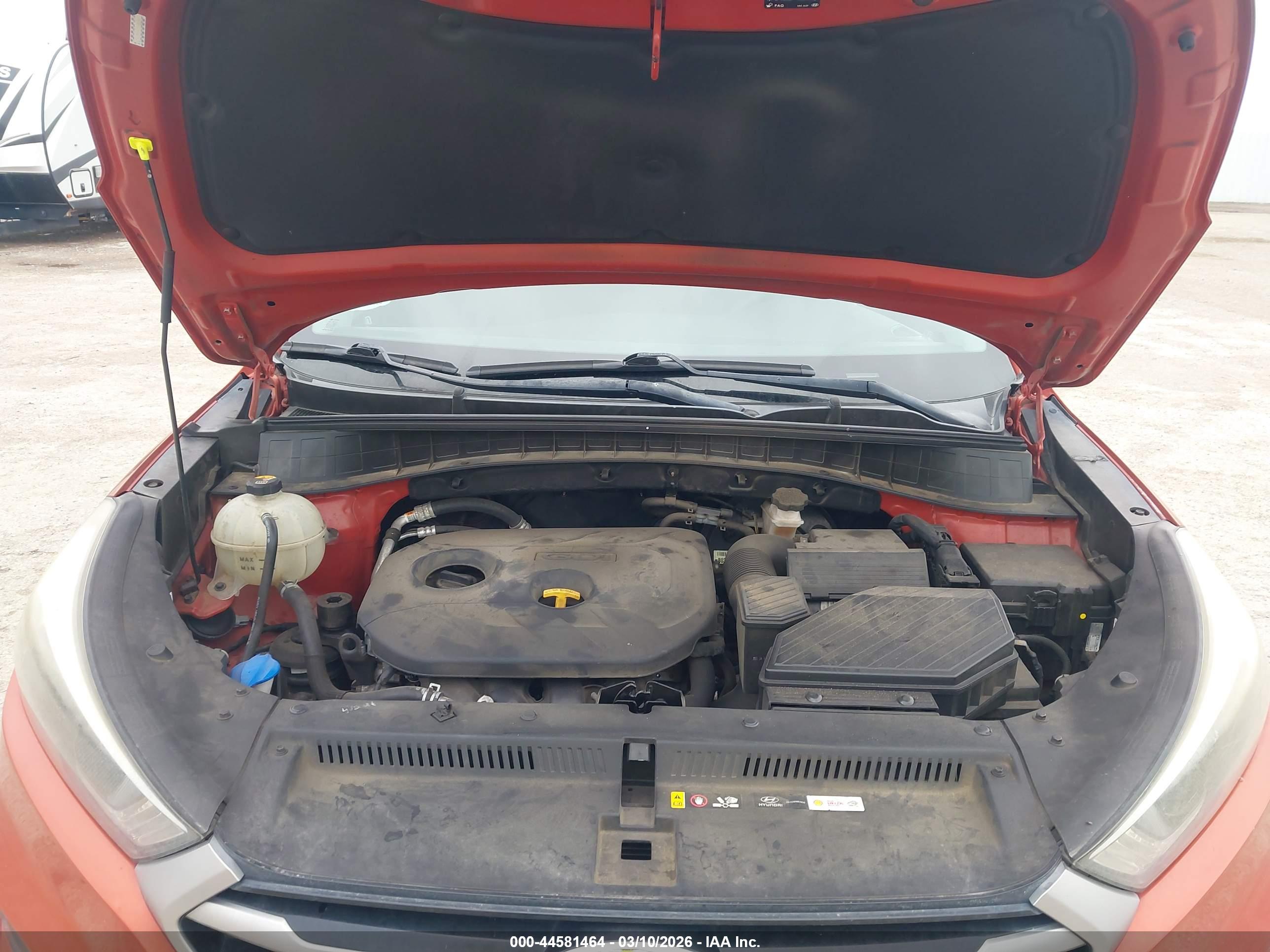 HYUNDAI TUCSON image 10