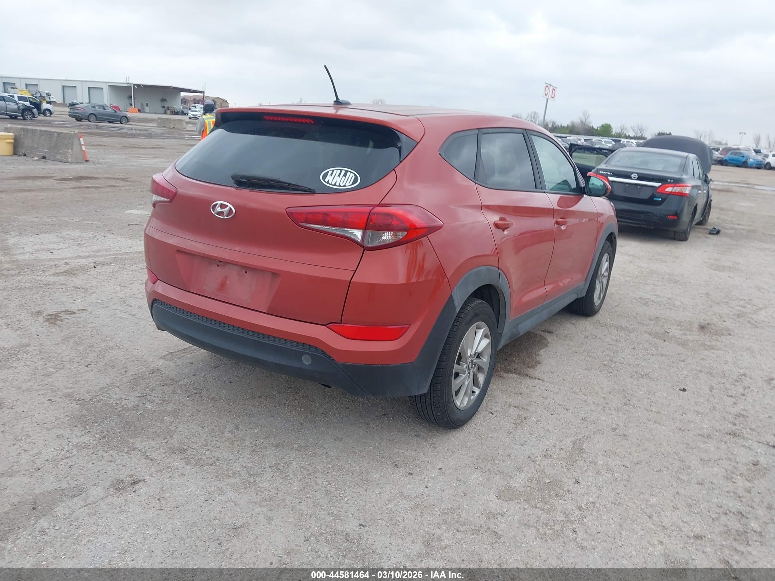 HYUNDAI TUCSON image 4