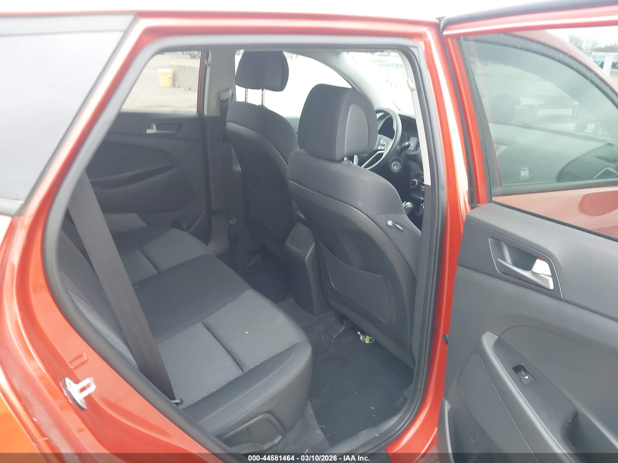 HYUNDAI TUCSON image 8