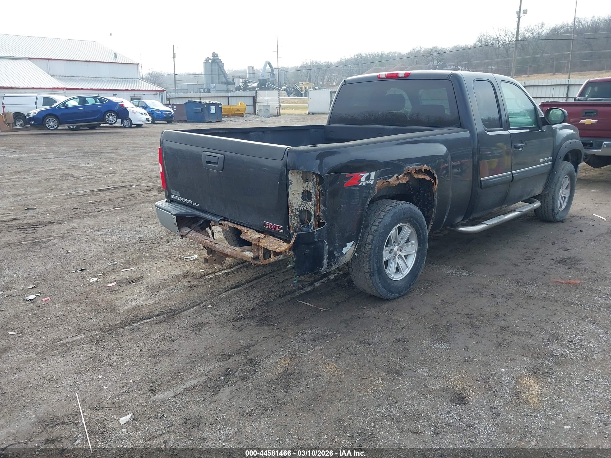 GMC SIERRA image 4
