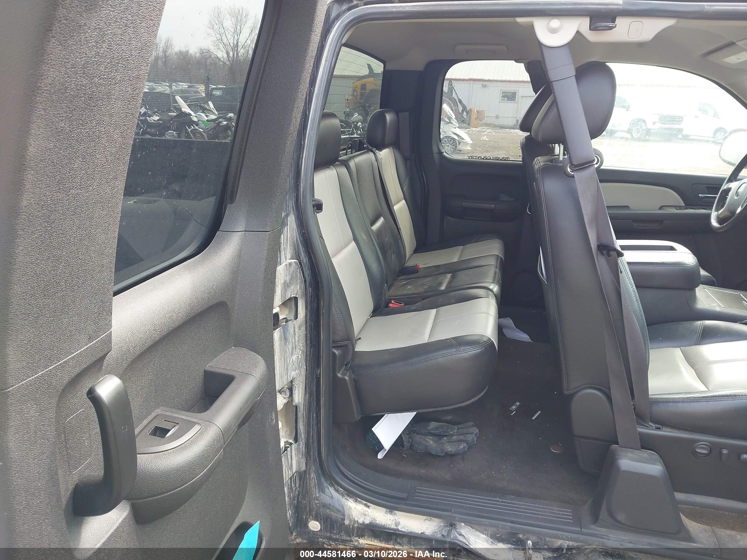 GMC SIERRA image 8