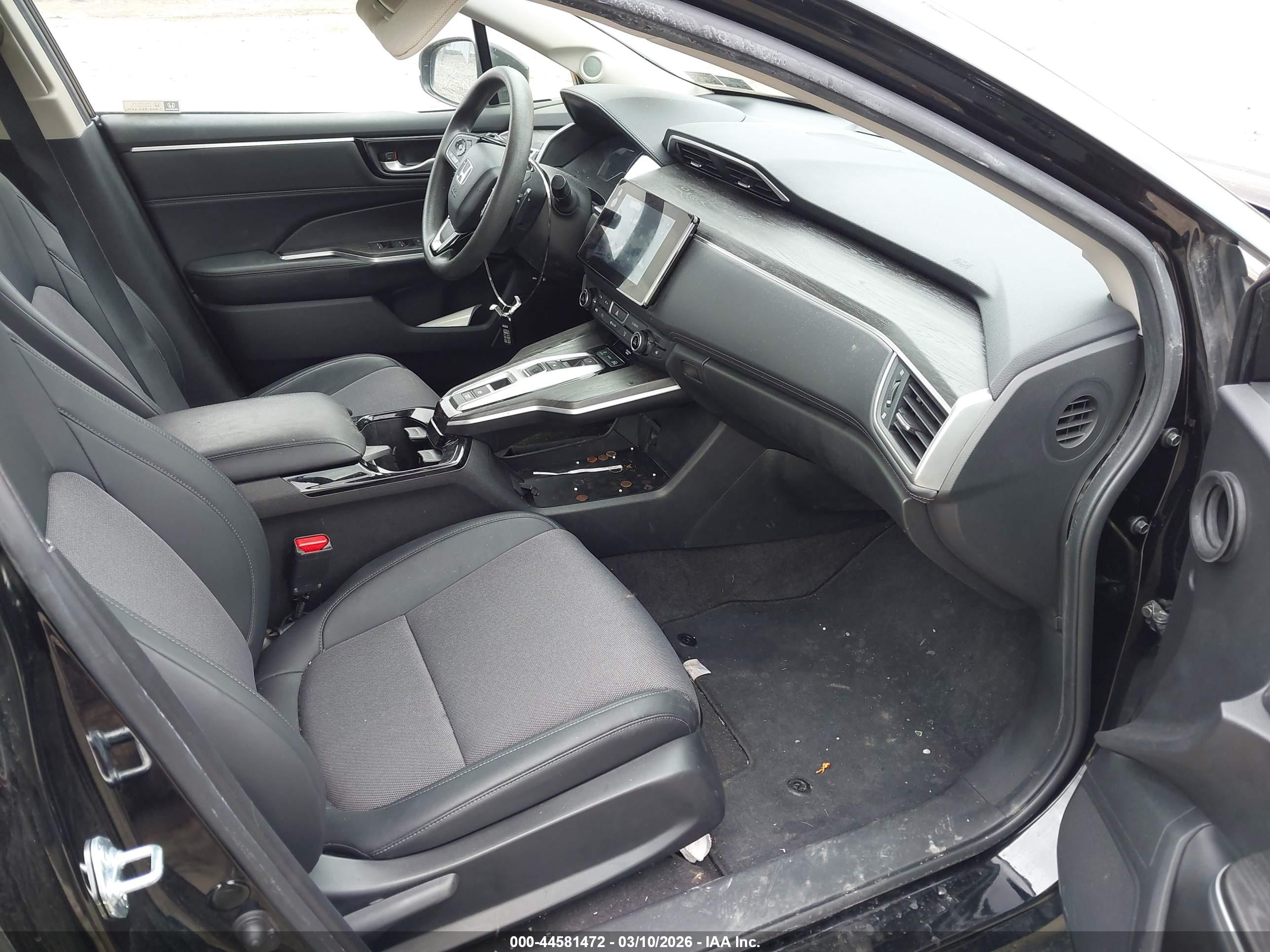 HONDA CLARITY image 5