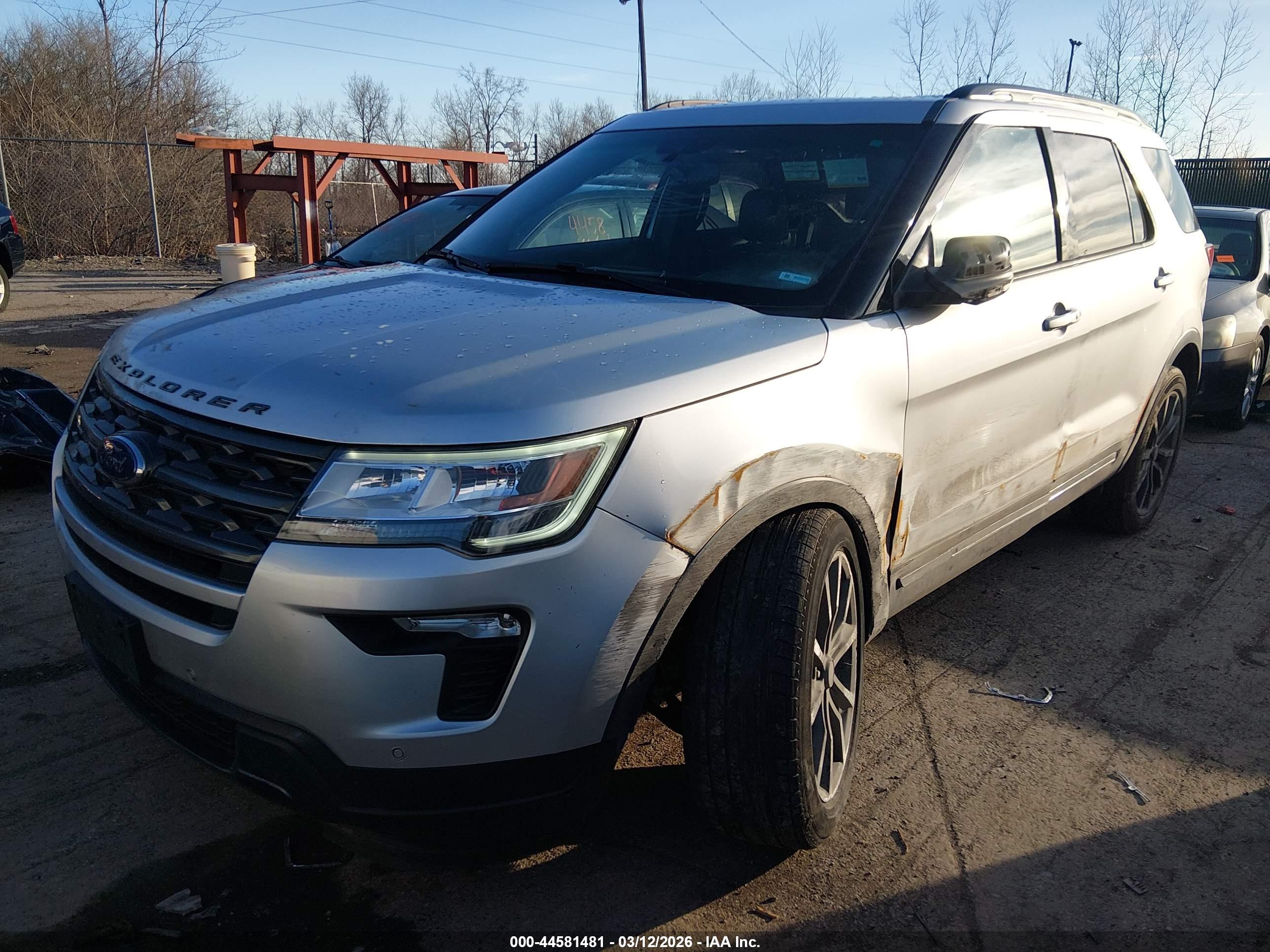 FORD EXPLORER image 2