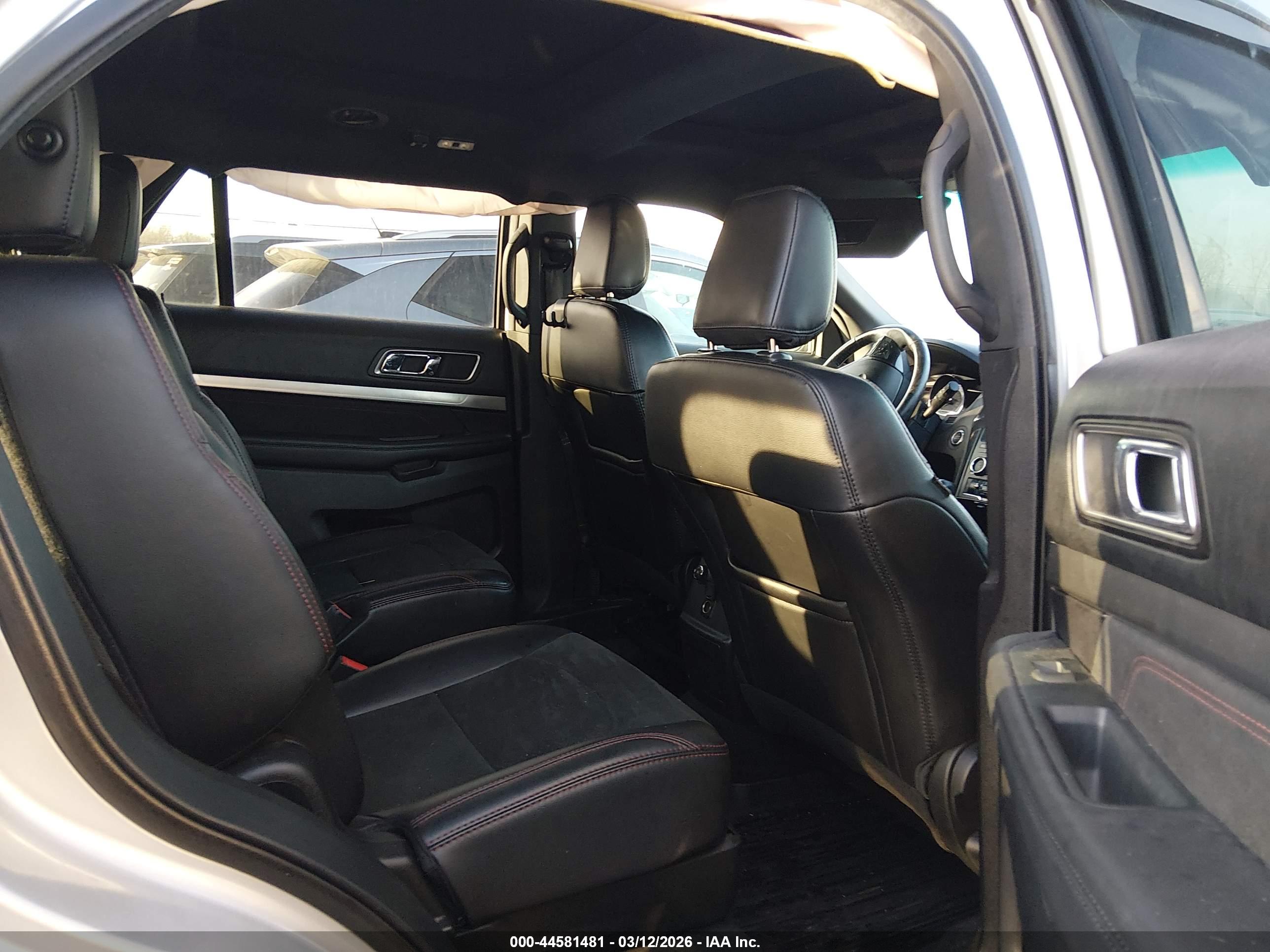 FORD EXPLORER image 8