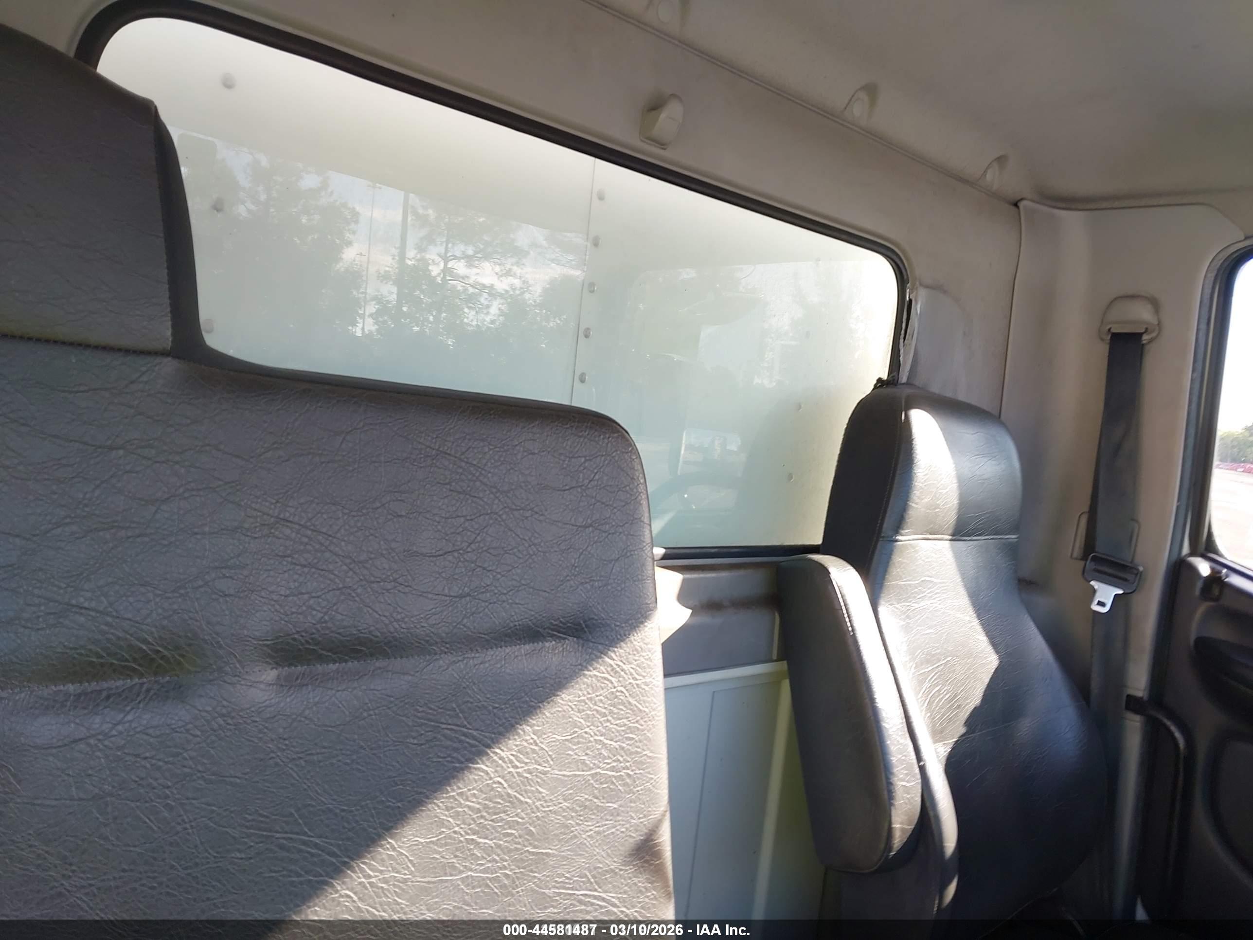 HINO 268 image 7