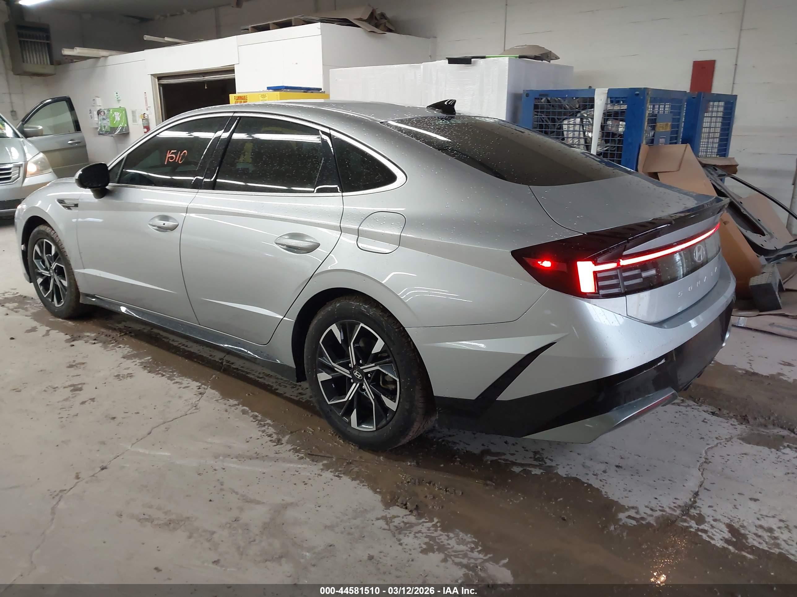HYUNDAI SONATA image 3