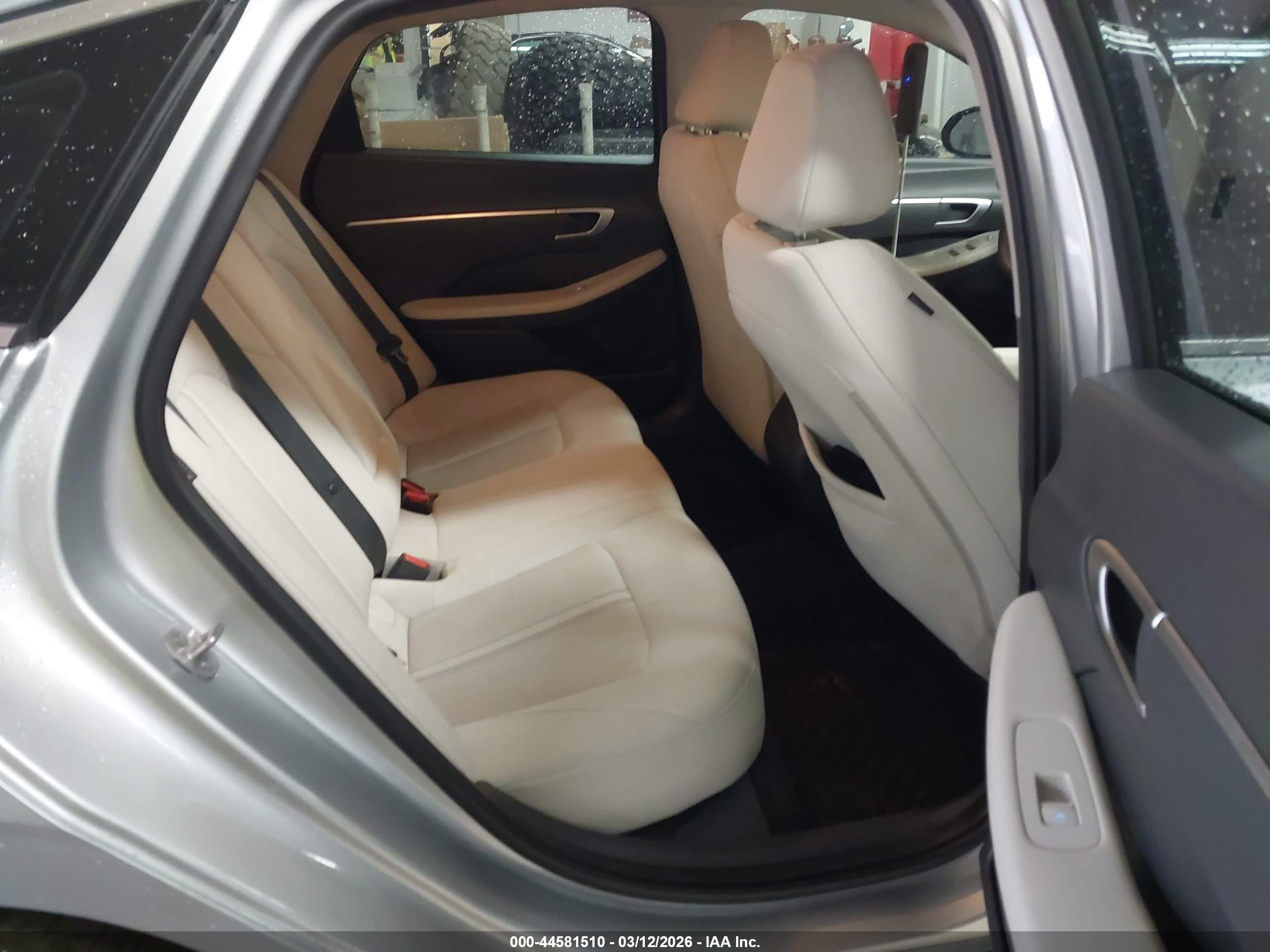 HYUNDAI SONATA image 8