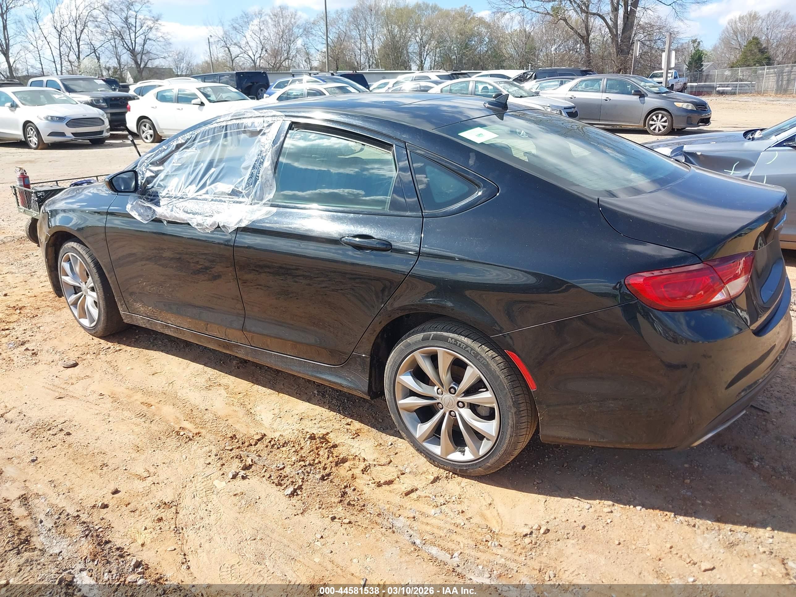 CHRYSLER 200 image 3