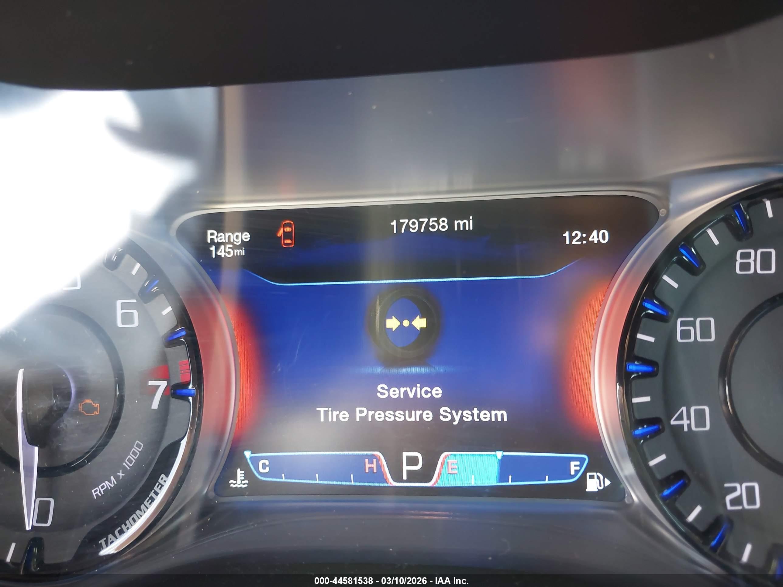 CHRYSLER 200 image 7