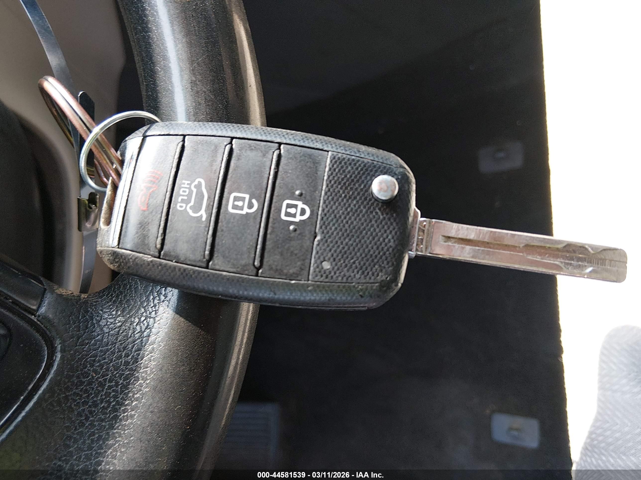 KIA SPORTAGE image 11