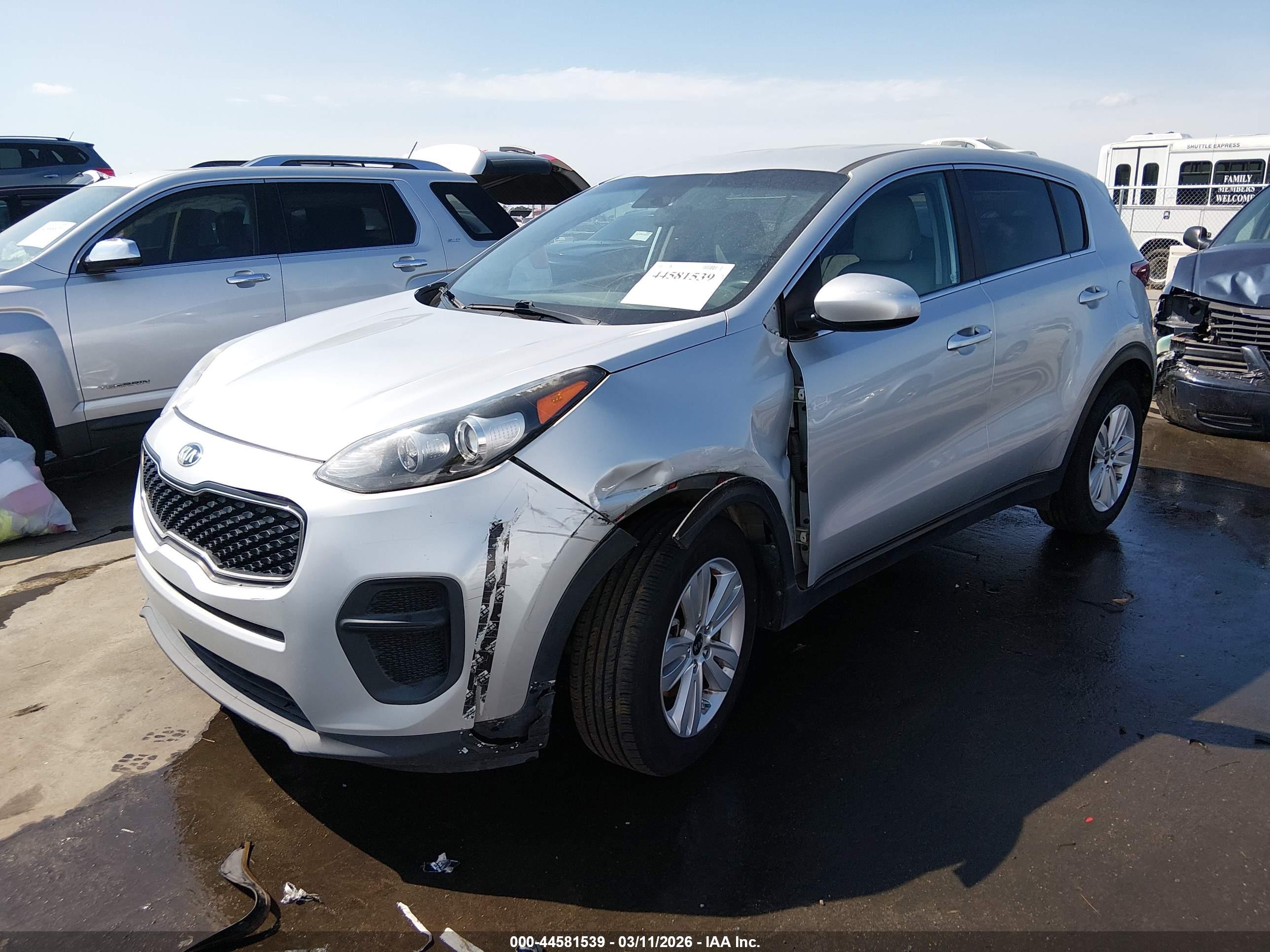 KIA SPORTAGE image 2