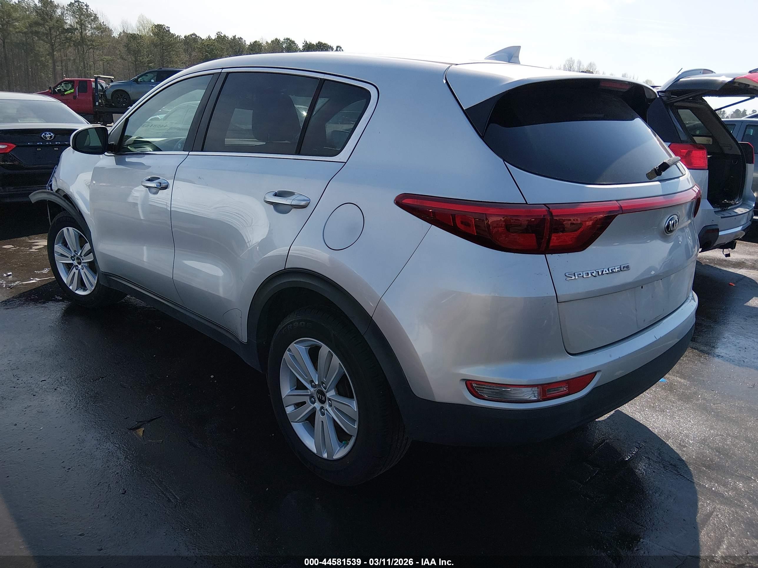 KIA SPORTAGE image 3
